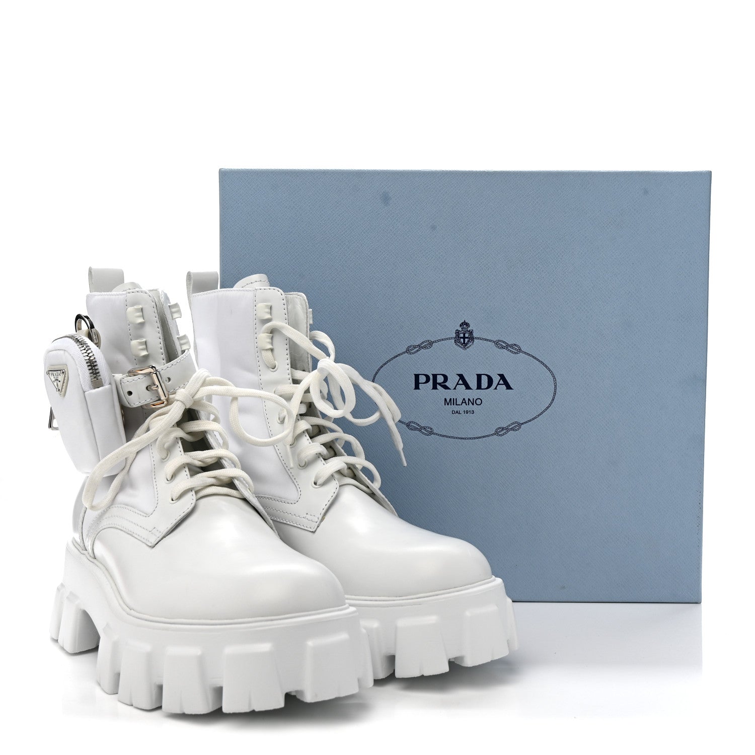 Spazzolato Rois Re-Nylon Metal Triangle Logo Monolith Pouch Pocket 55mm Boots 40.5 White