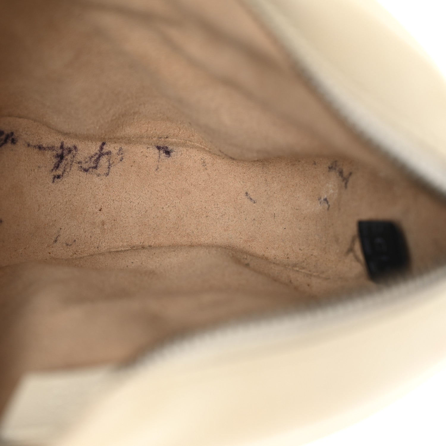 Calfskin Matelasse Mini GG Marmont Round Shoulder Bag White