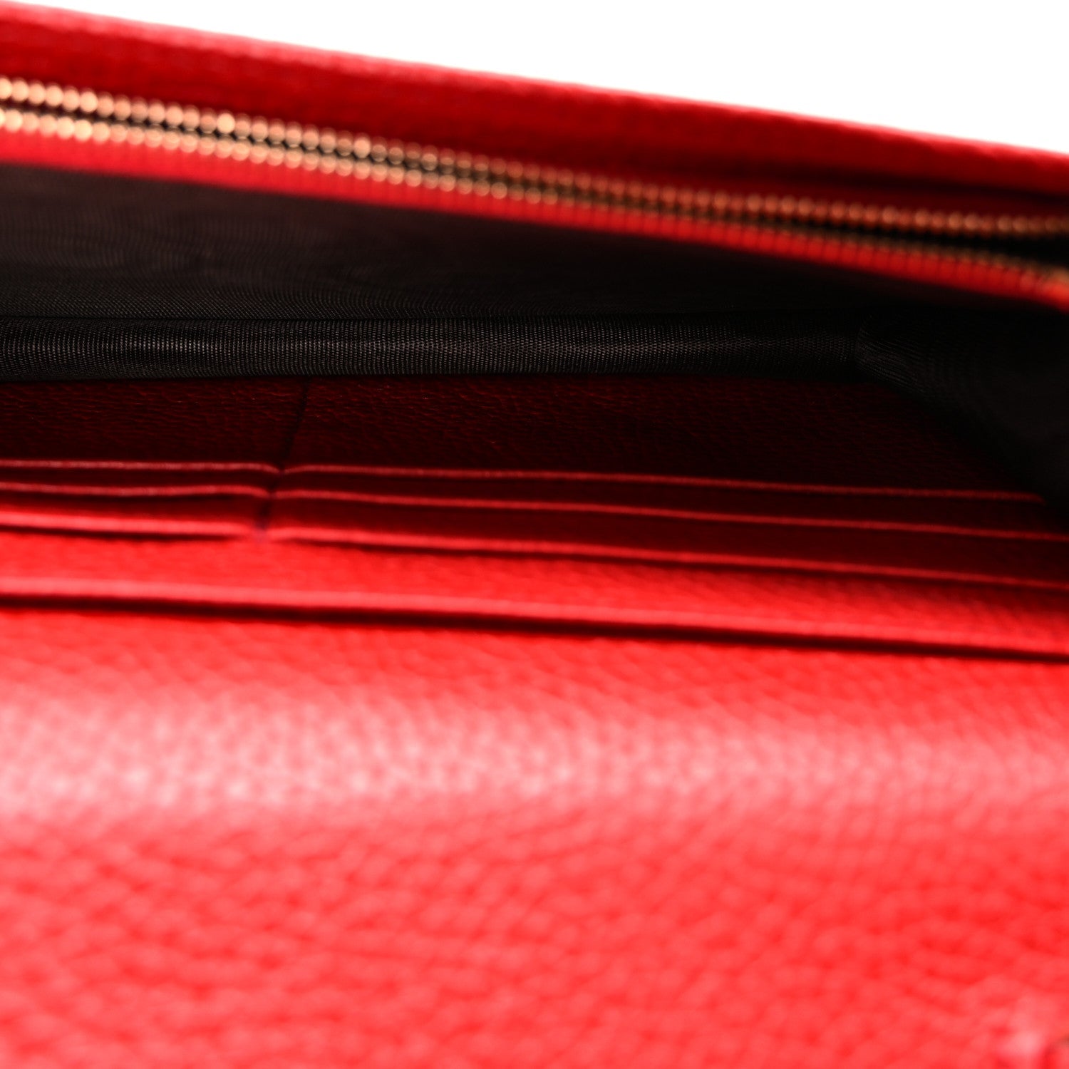 Pebbled Calfskin Soho Wallet on Chain Tabasco Red