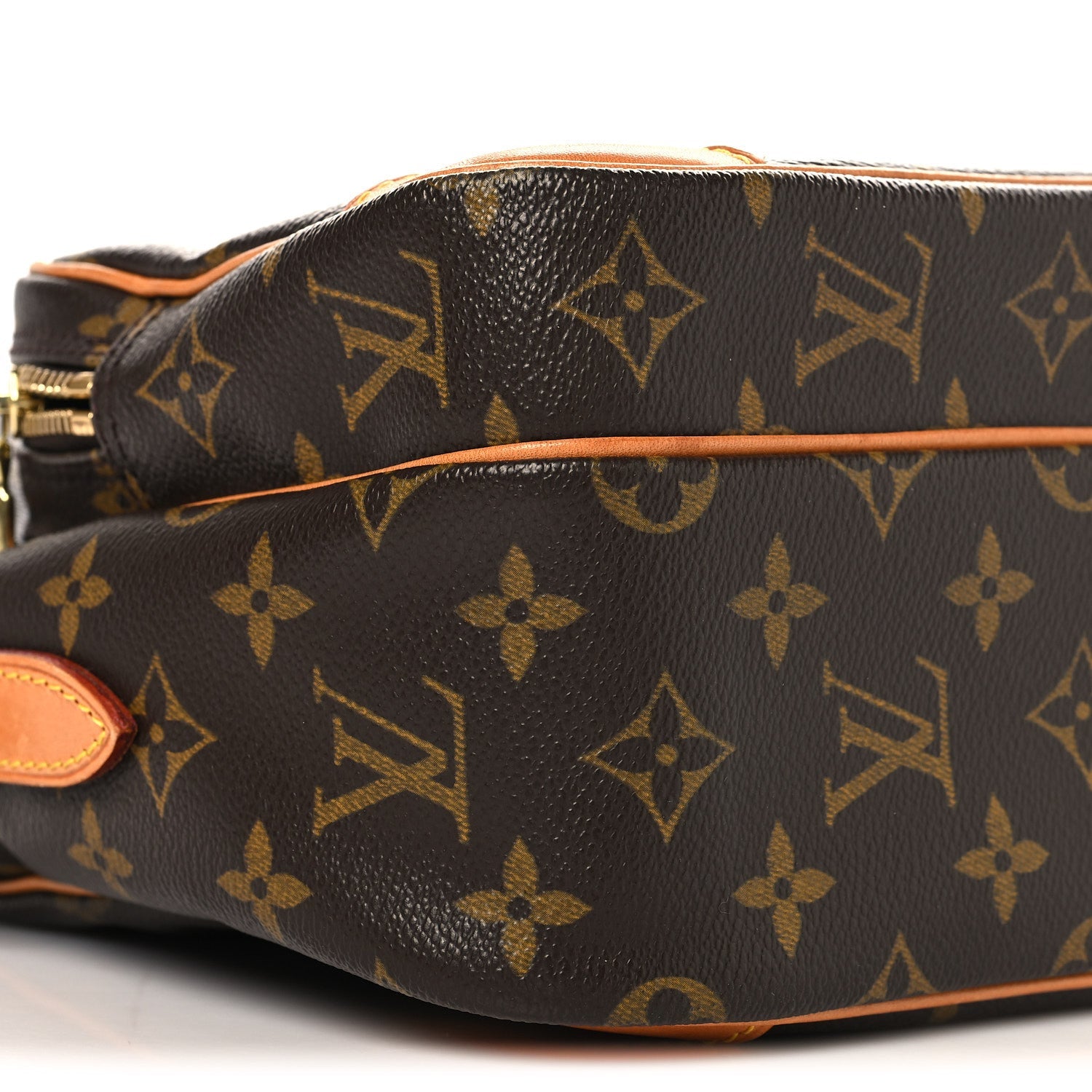 Monogram Nil 28