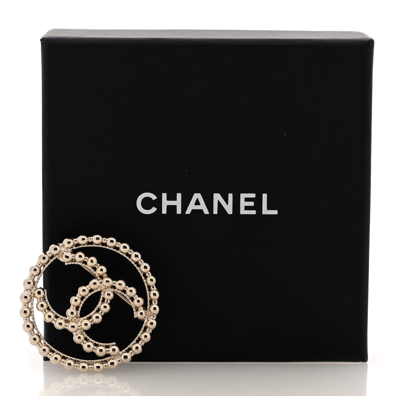 Metal Bead CC Round Brooch Gold
