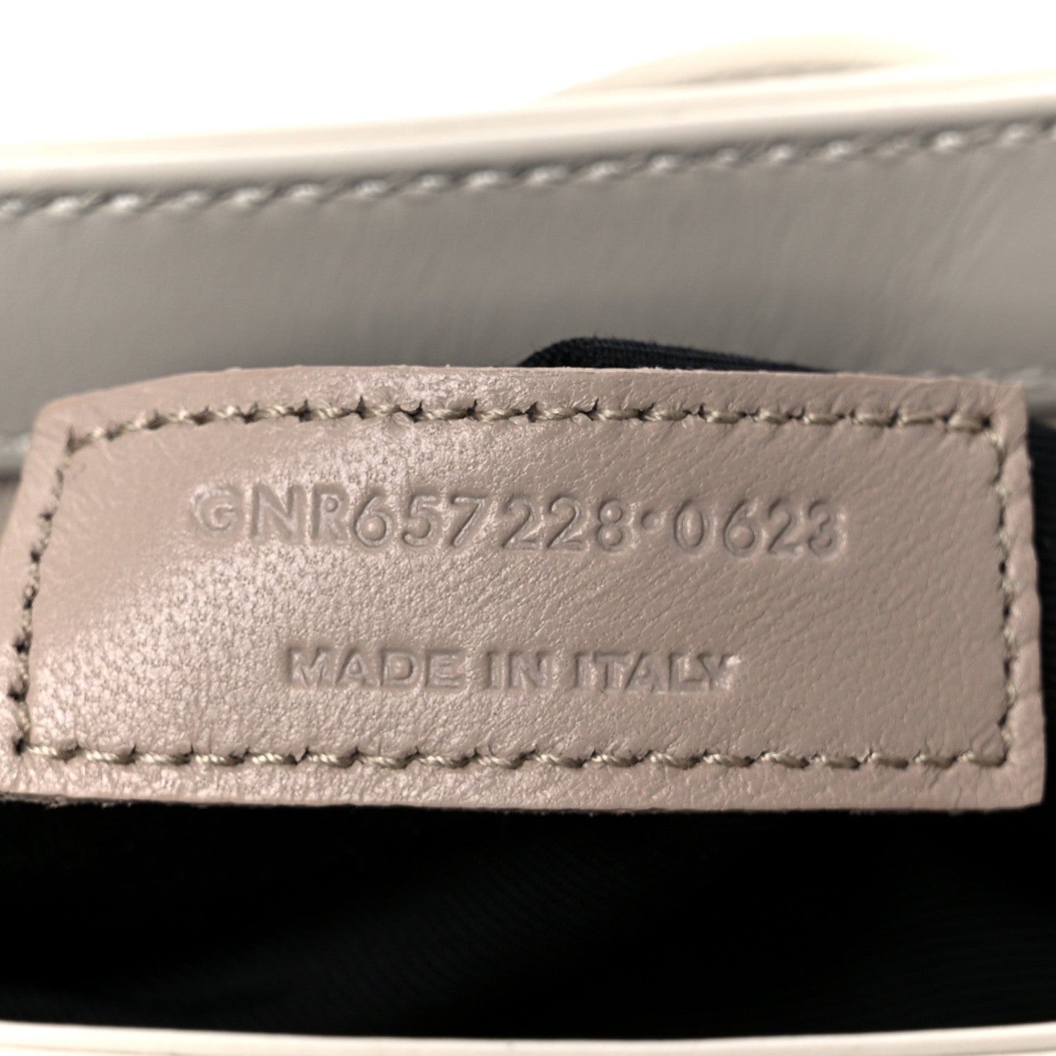 Smooth Calfskin Le 5 A 7 Hobo Crema Soft