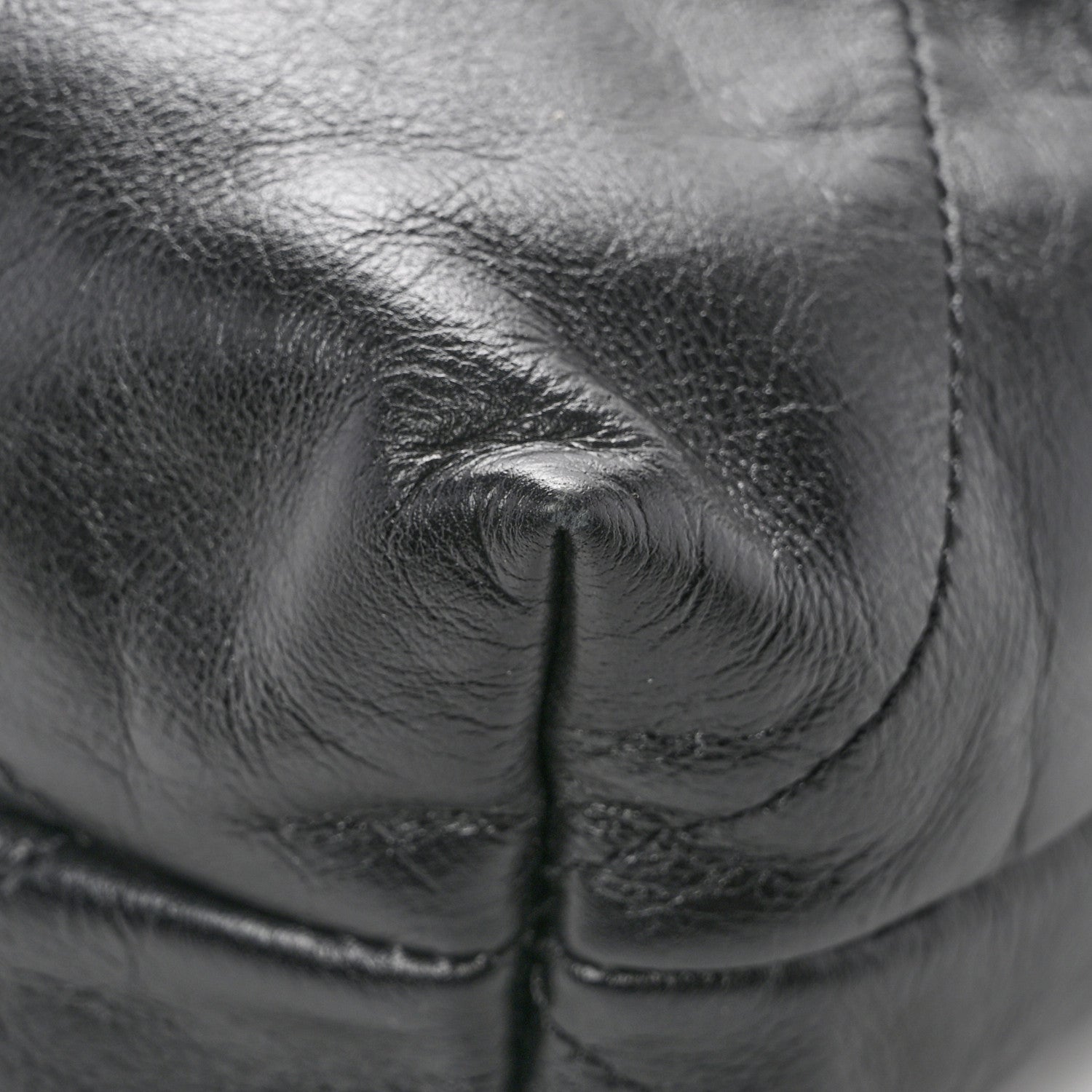 Shiny Calfskin Quilted Chanel 22 Black