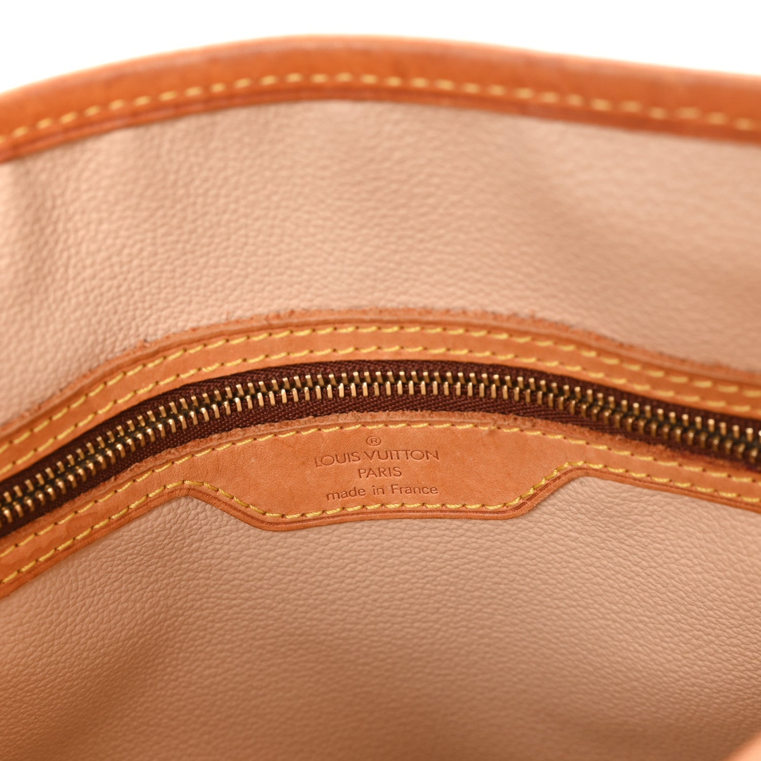 Monogram Petit Bucket 23