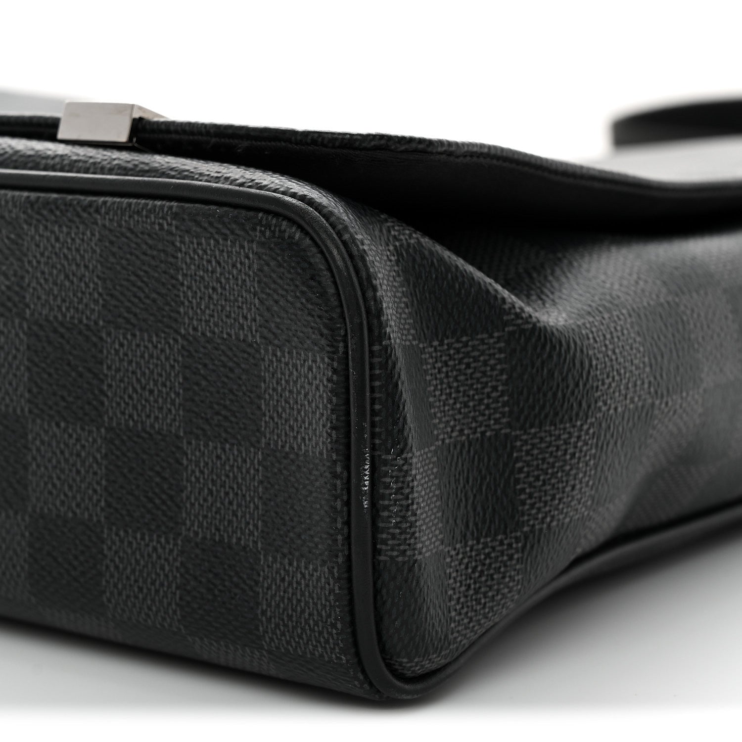 Damier Graphite District MM