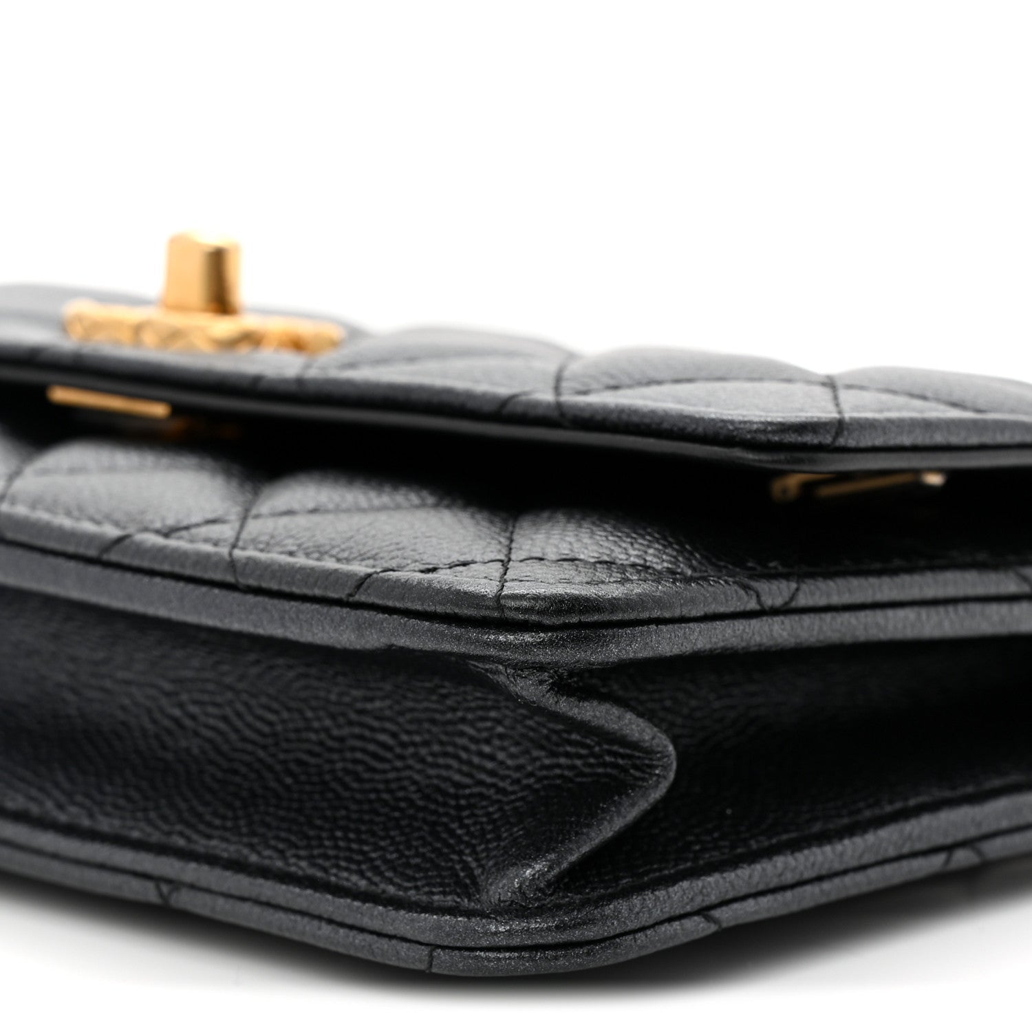 Caviar Quilted CC Turnlock Wallet On Chain WOC Black