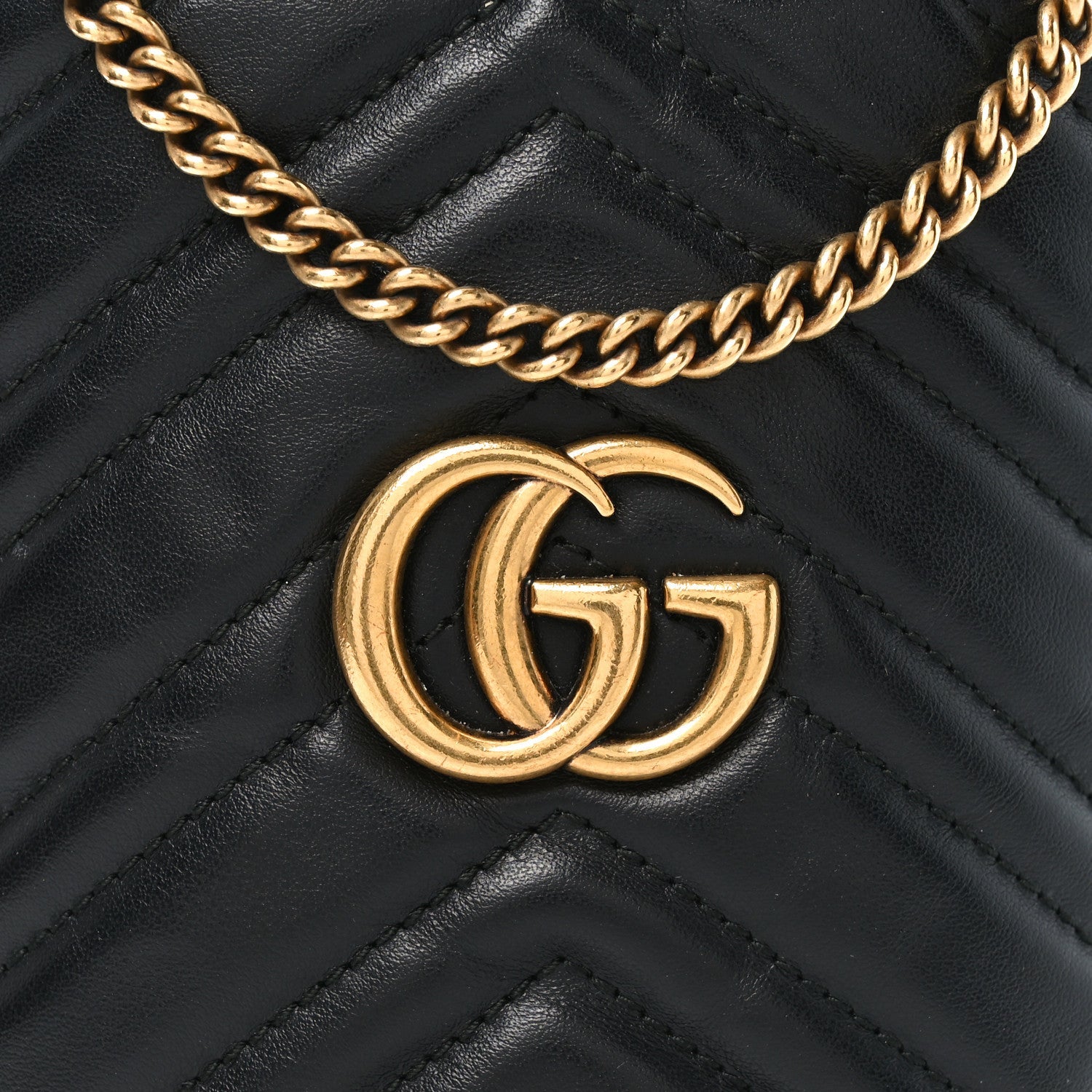 Calfskin Matelasse Mini GG Marmont 2.0 Bucket Bag Black