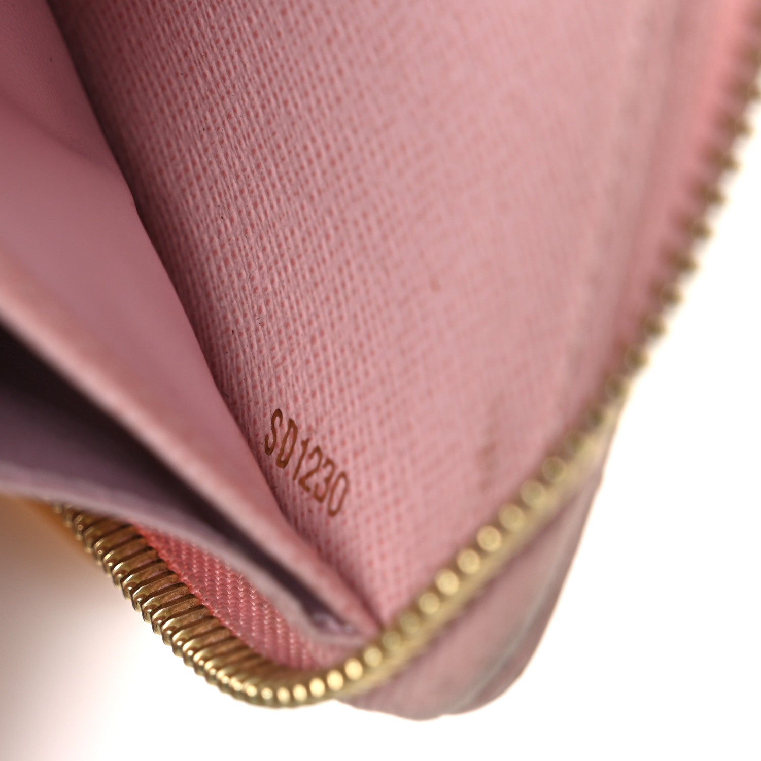 Damier Azur Zippy Wallet Rose Ballerine