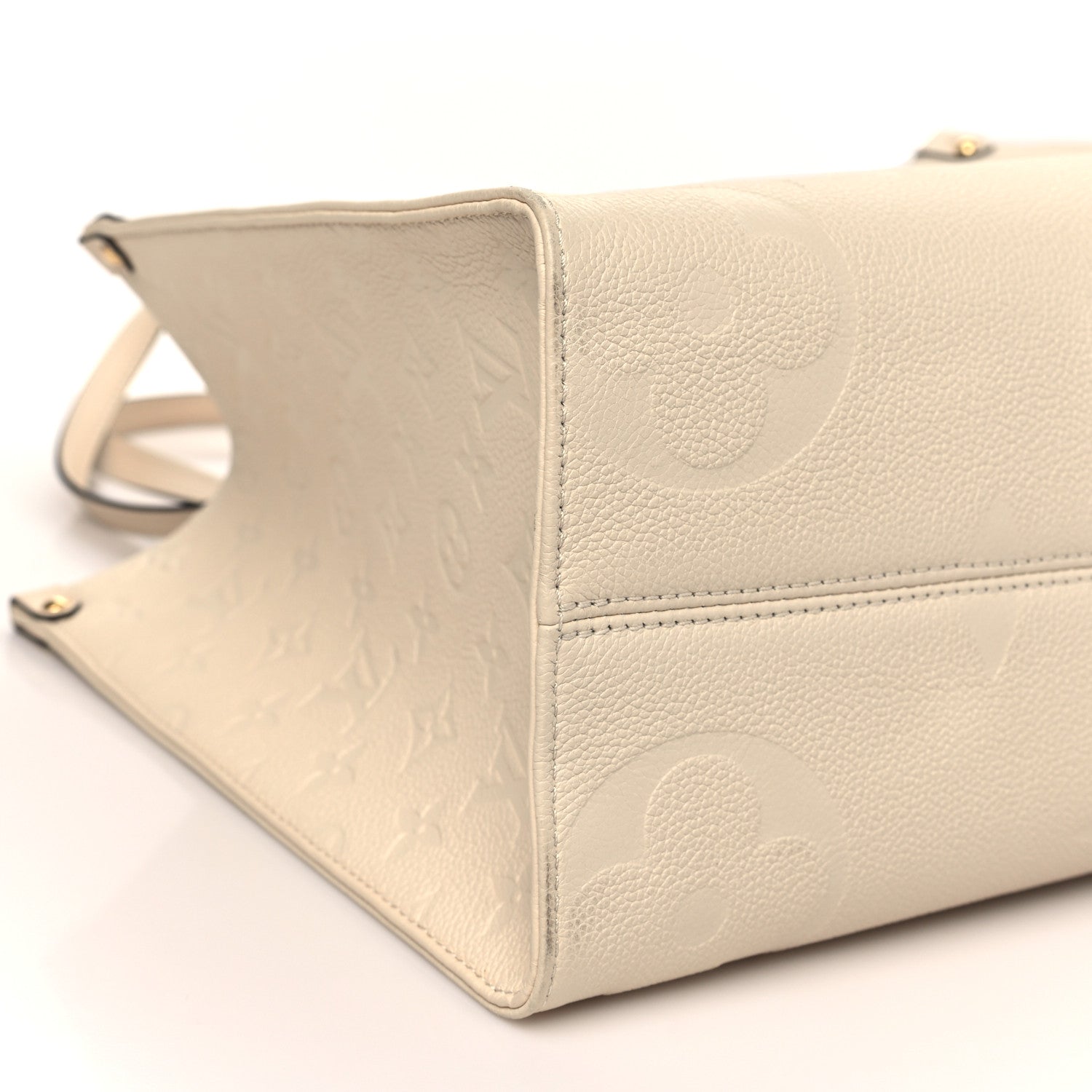 Empreinte Monogram Giant Onthego MM Creme