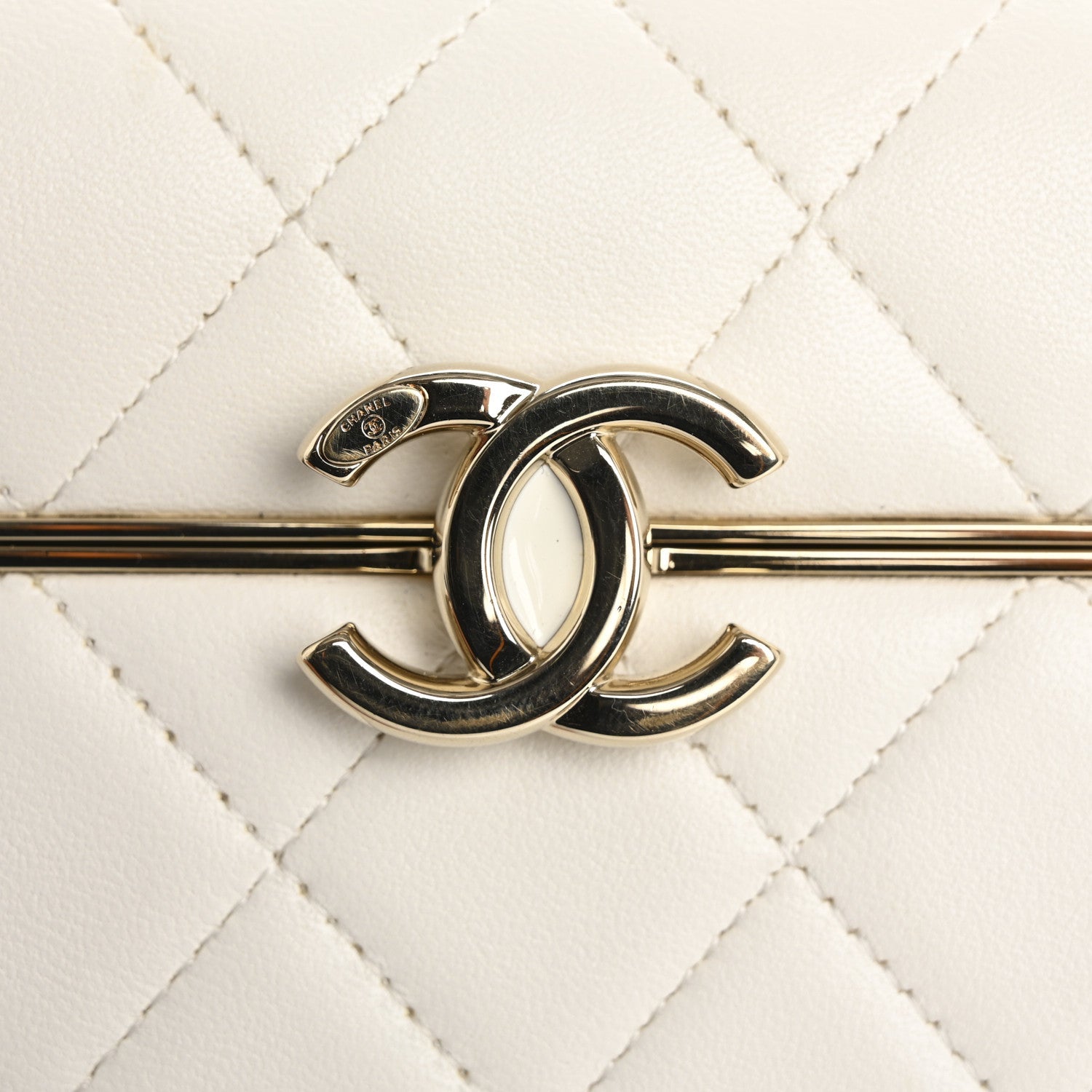 Lambskin Quilted Small Box With Chain White