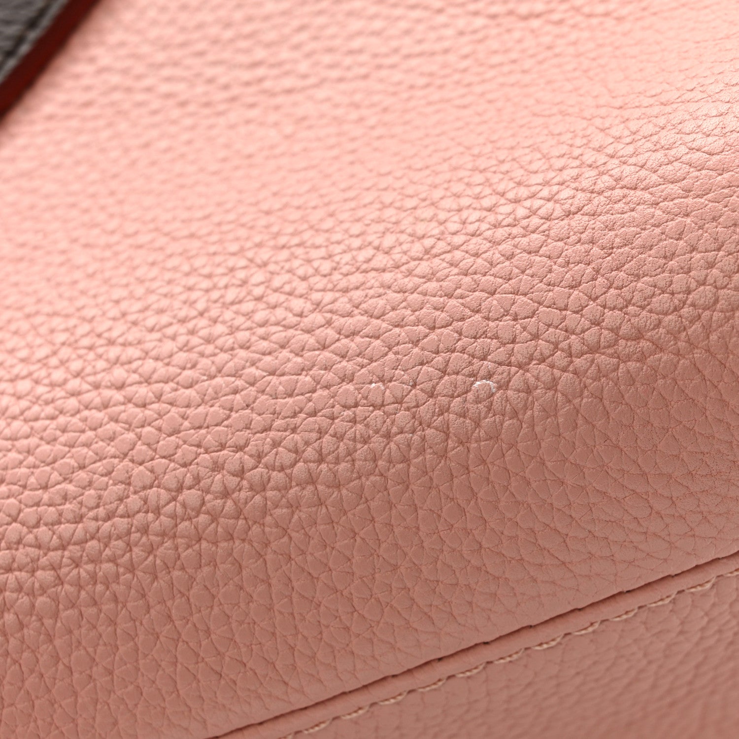 Grained Calfskin Monogram Double V Rose Poudre