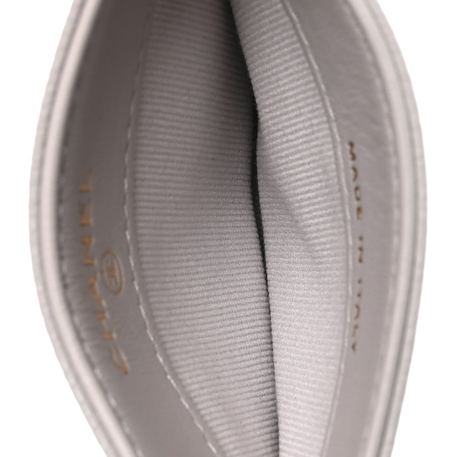 Caviar Quilted Card Holder Light Grey
