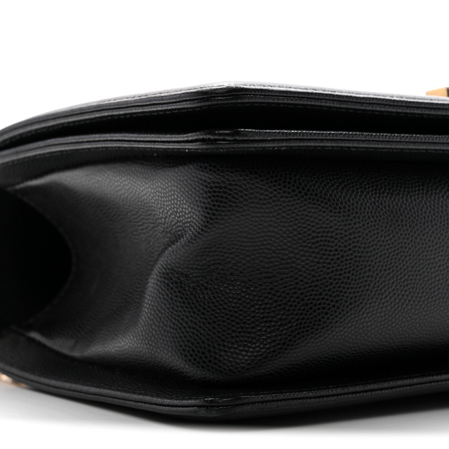 Caviar Quilted Medium Boy Flap Black