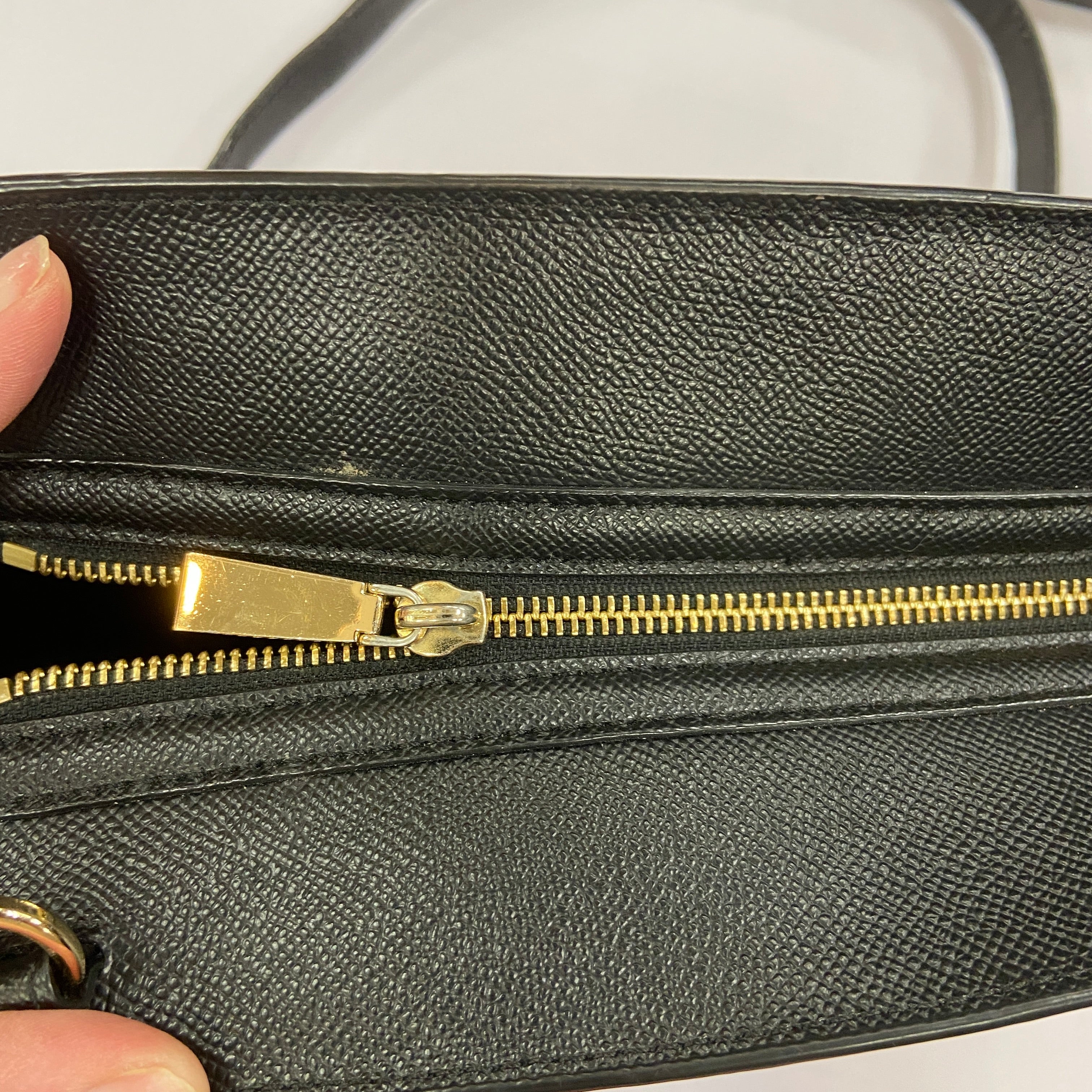 Crossbody Designer By Michael By Michael Kors, Size: Large