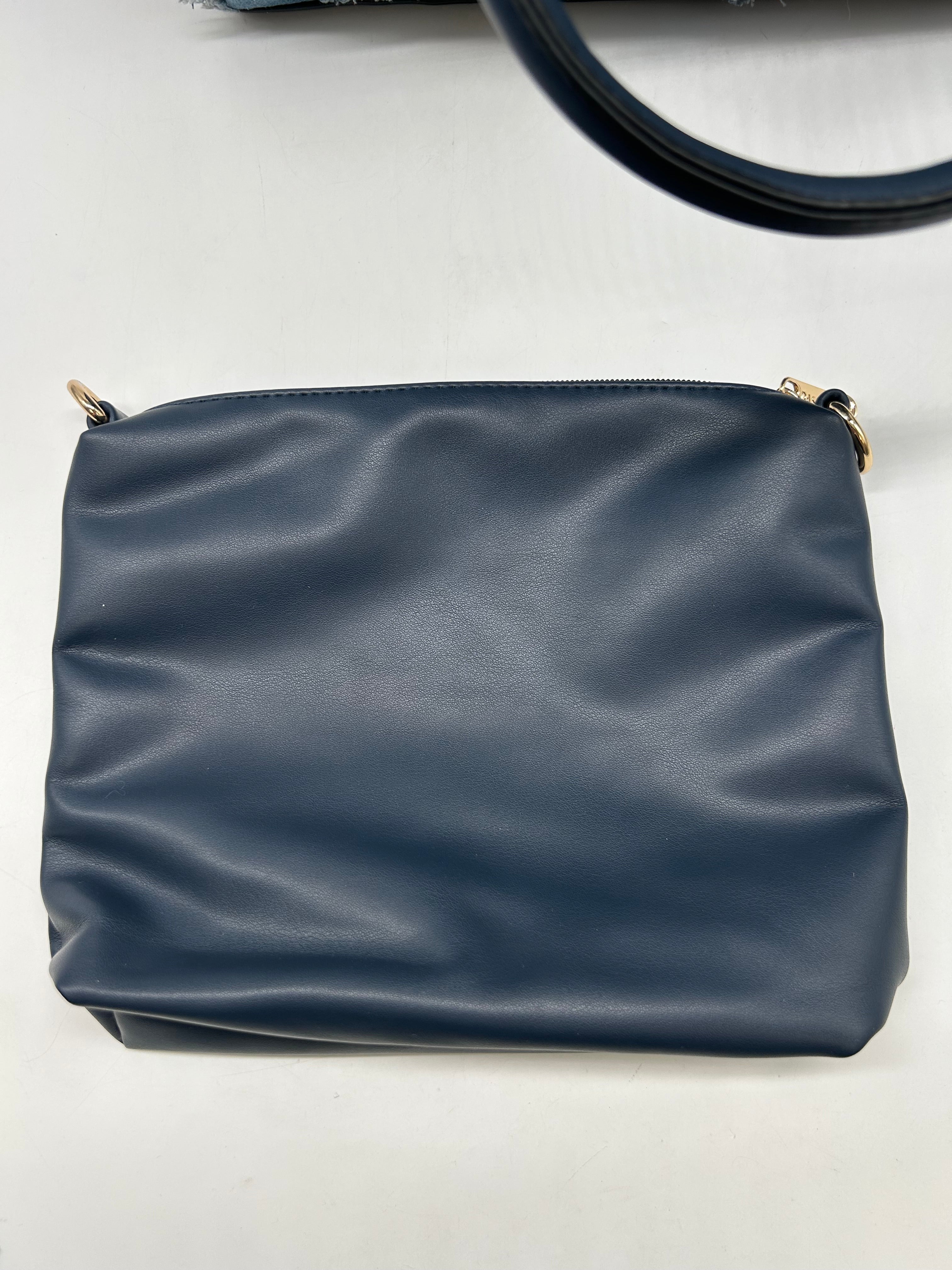 Crossbody By Cmc, Size: Large