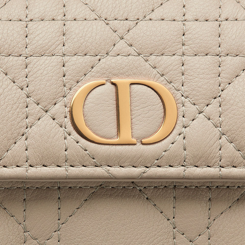 CHRISTIAN DIOR