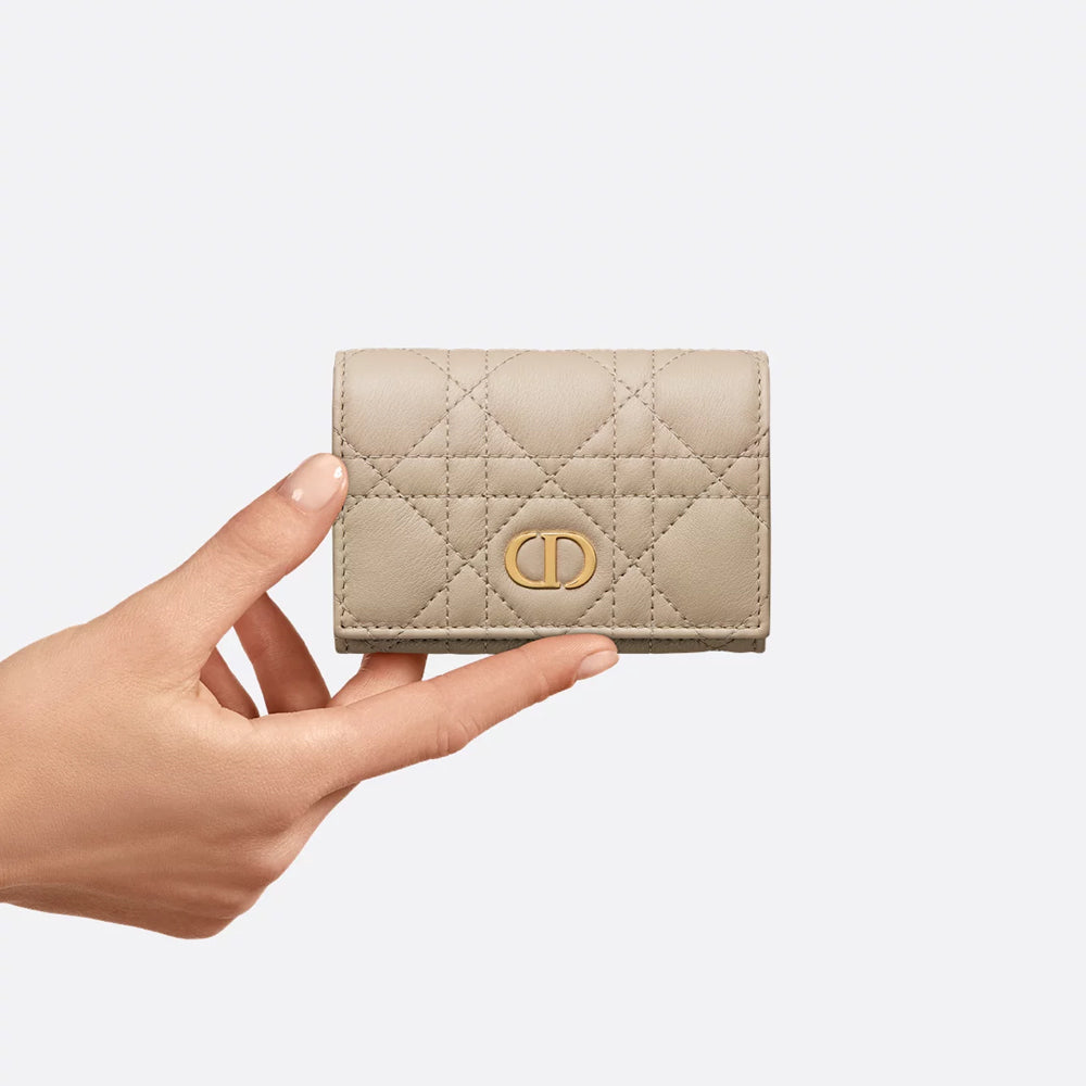 CHRISTIAN DIOR