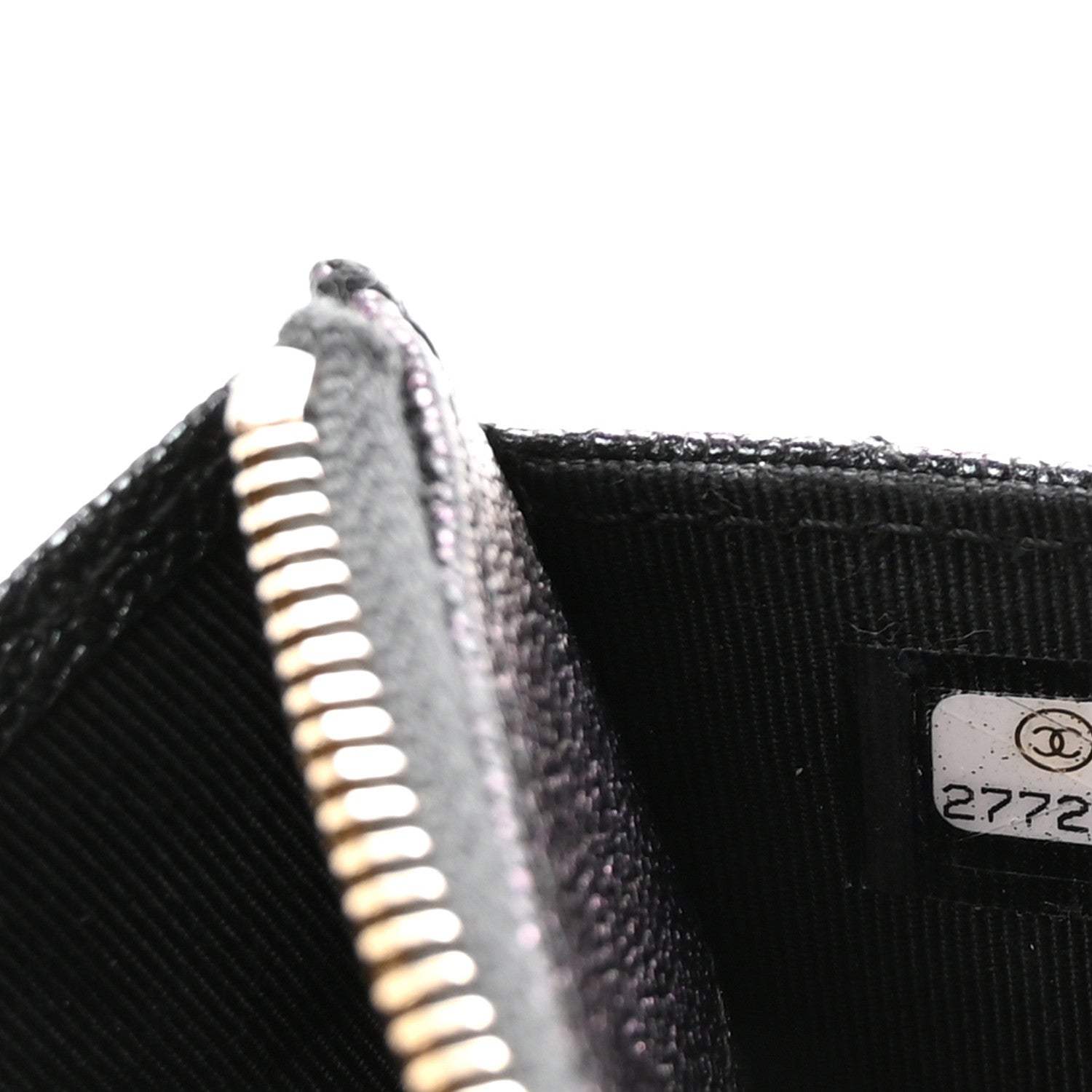 Iridescent Caviar Quilted Classic Pouch With Handle Black
