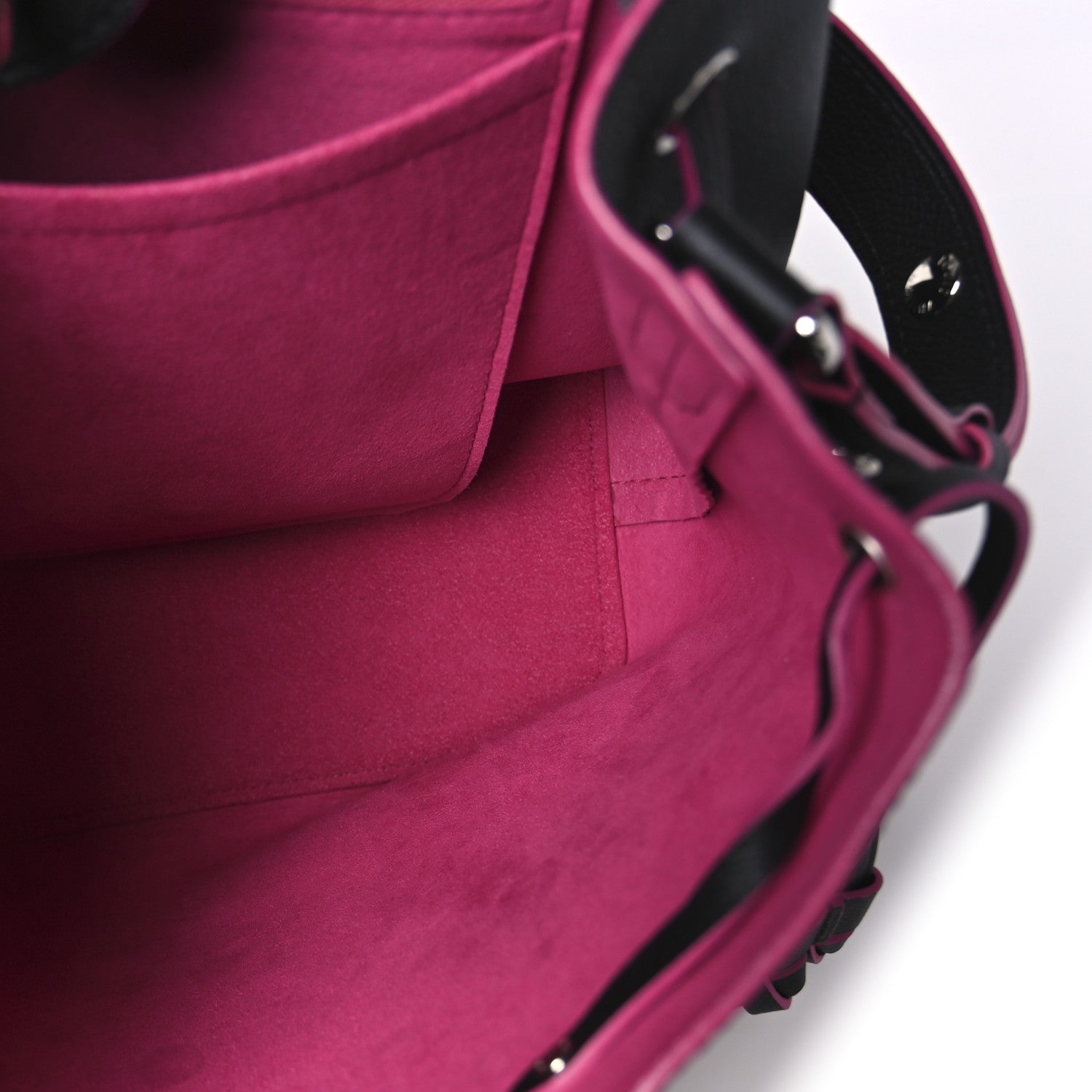 Calfskin Lockme Bucket Black