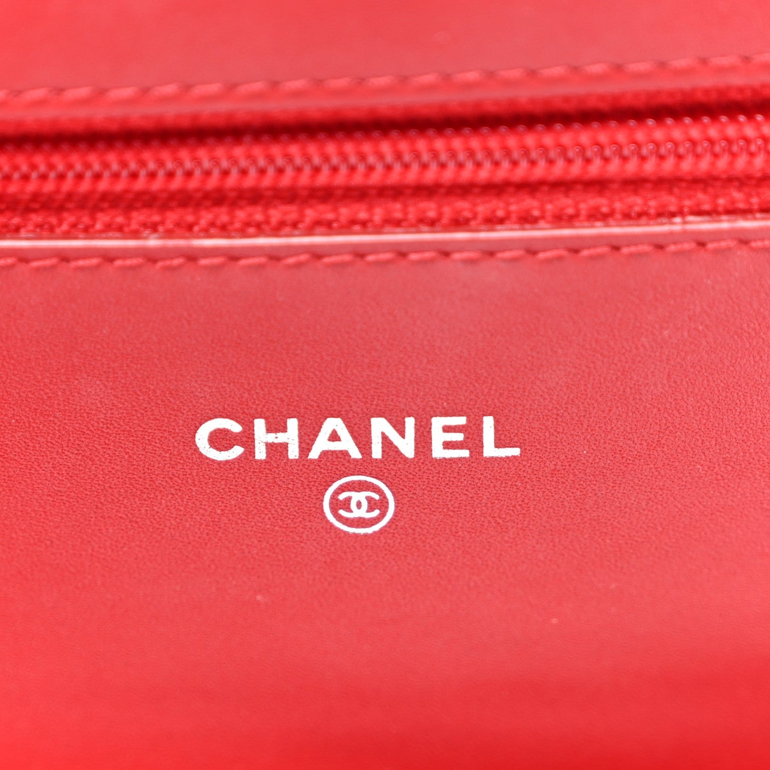 Patent Quilted Brilliant Wallet On Chain WOC Red