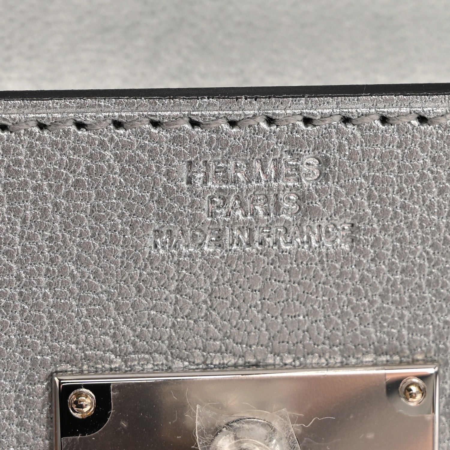 Metallic Chevre Chamkilight Kelly Wallet To Go Argent