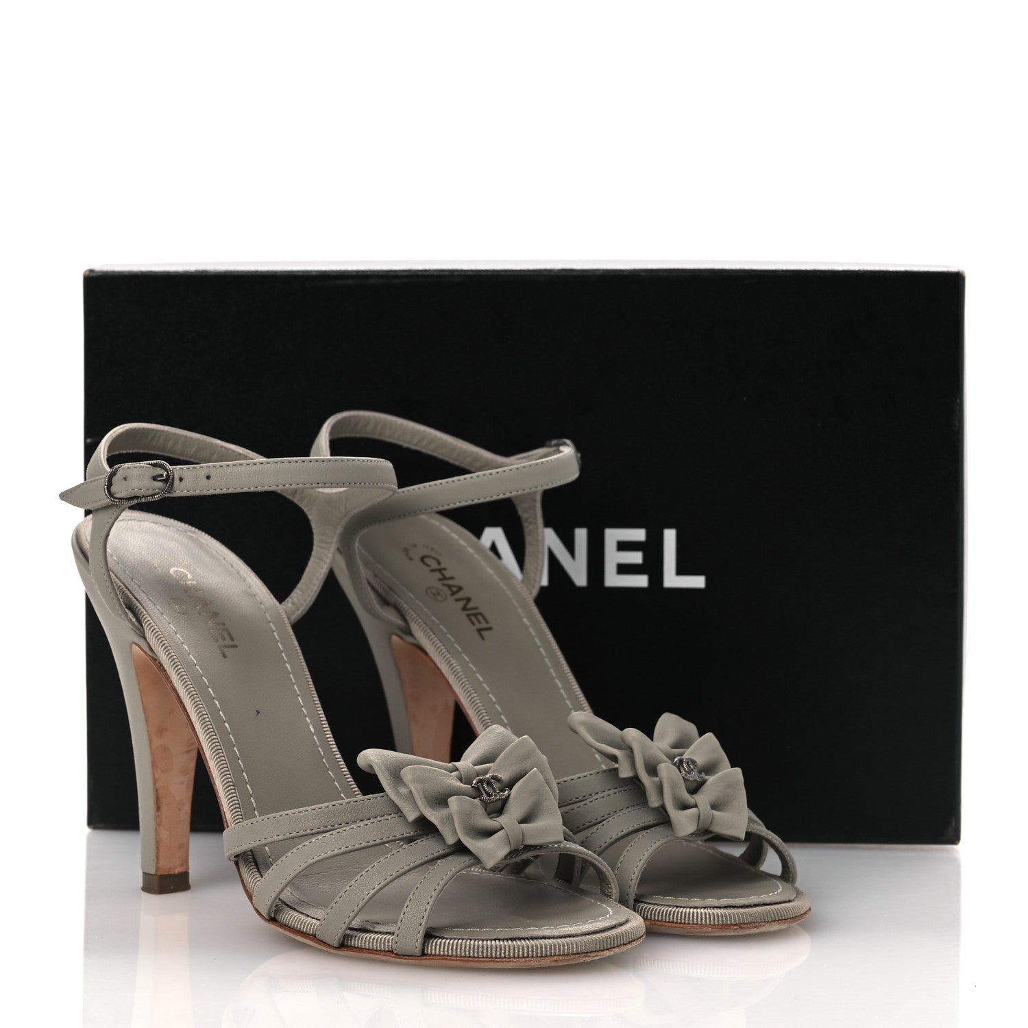 Lambskin Grosgrain Bow CC Sandals 36.5 Gris