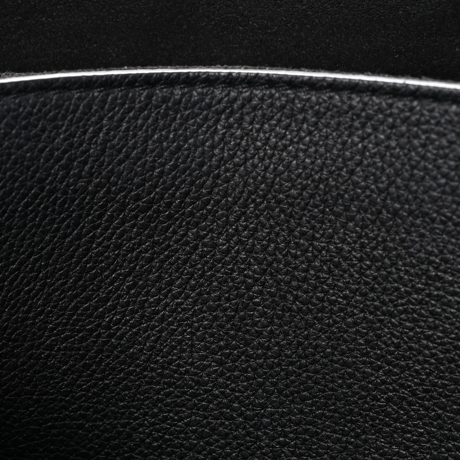 Soft Calfskin My Lockme Studs Black