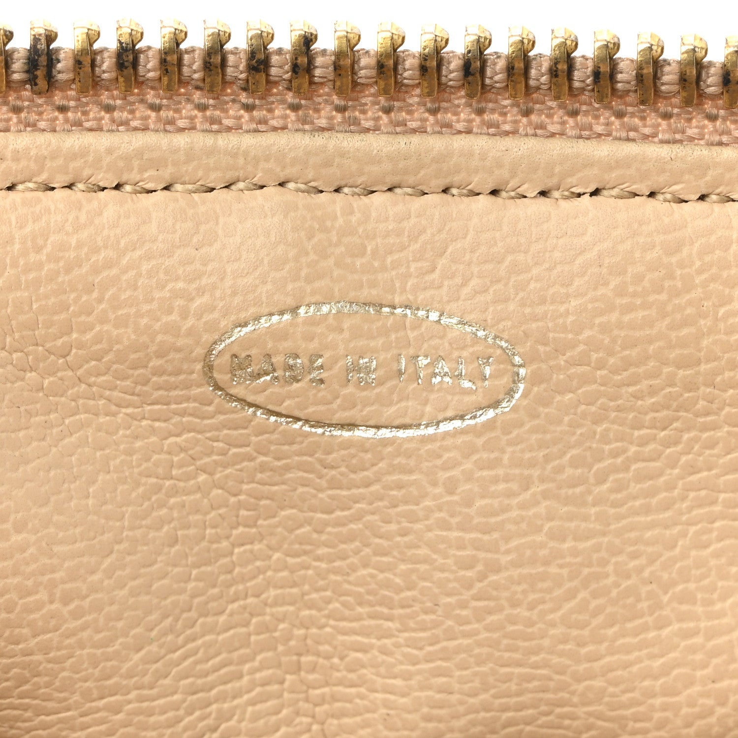 Lambskin Diamond Stitched Vanity Case With Chain Beige