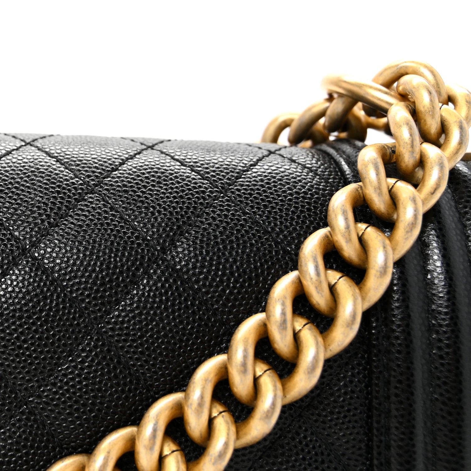 Caviar Quilted Medium Boy Flap Black