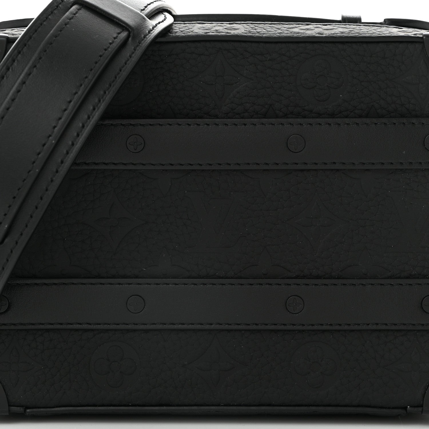 Taurillon Monogram Soft Trunk Black