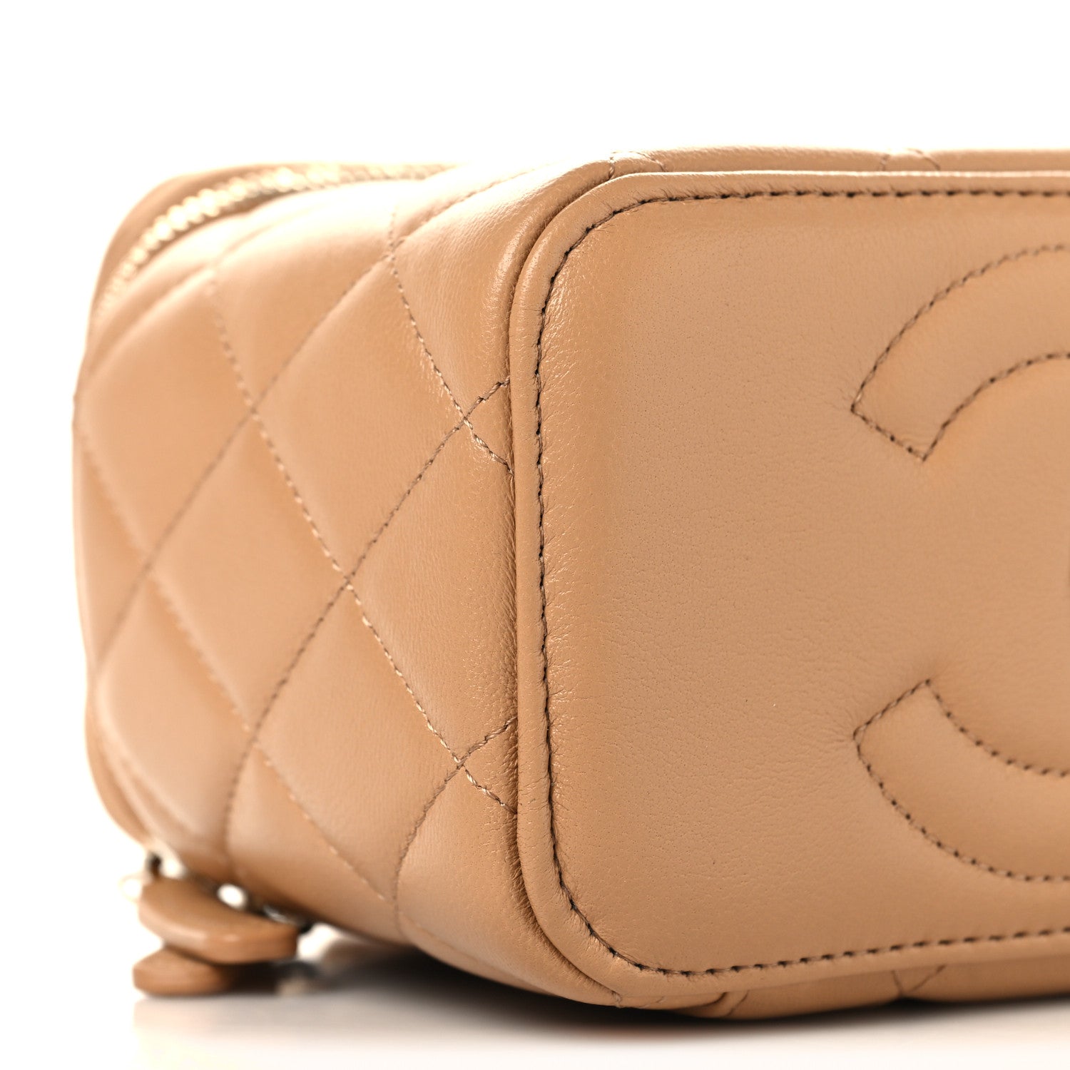 Lambskin Quilted Pearl Crush Small Vanity Case With Chain Beige