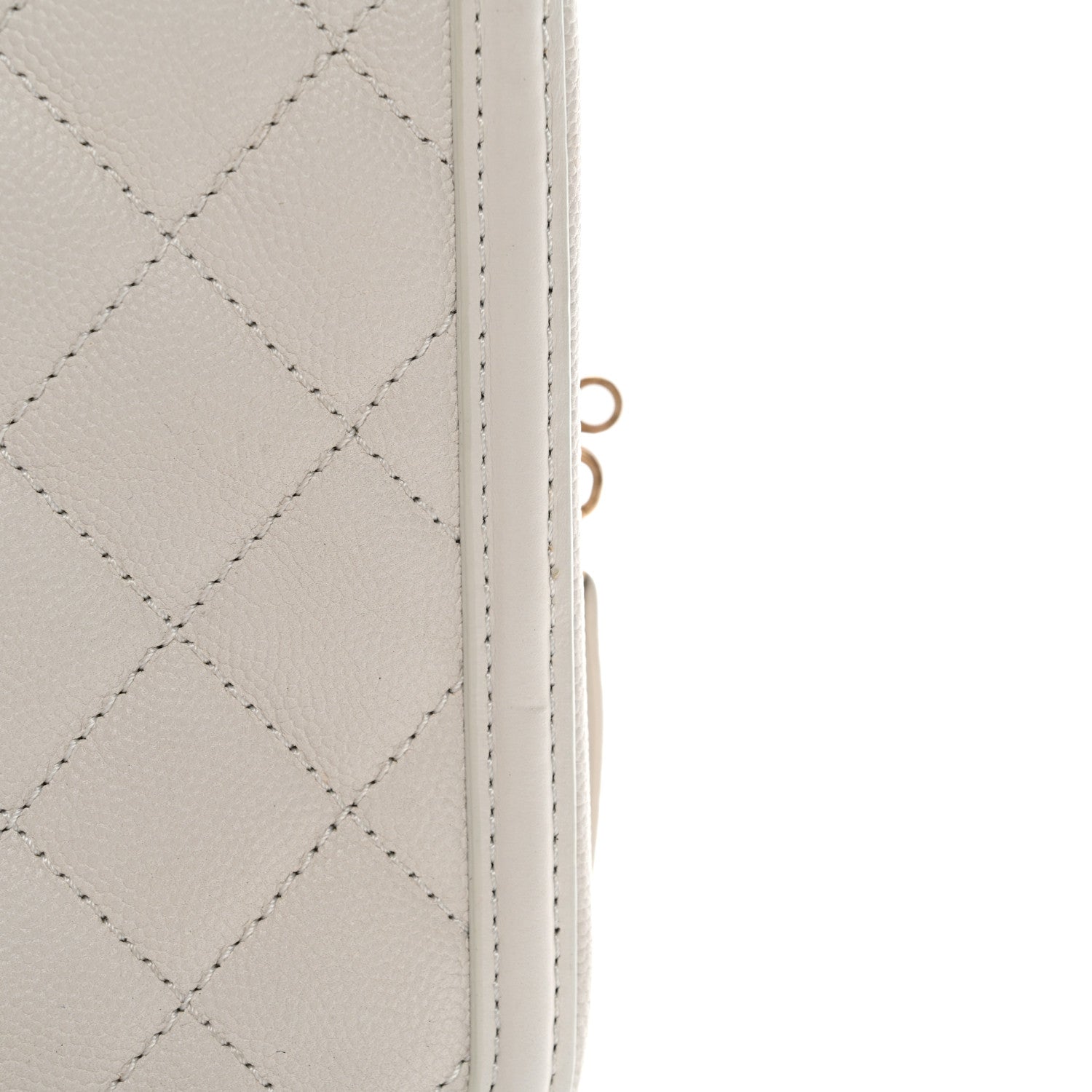Caviar Quilted Medium CC Filigree Vanity Case White