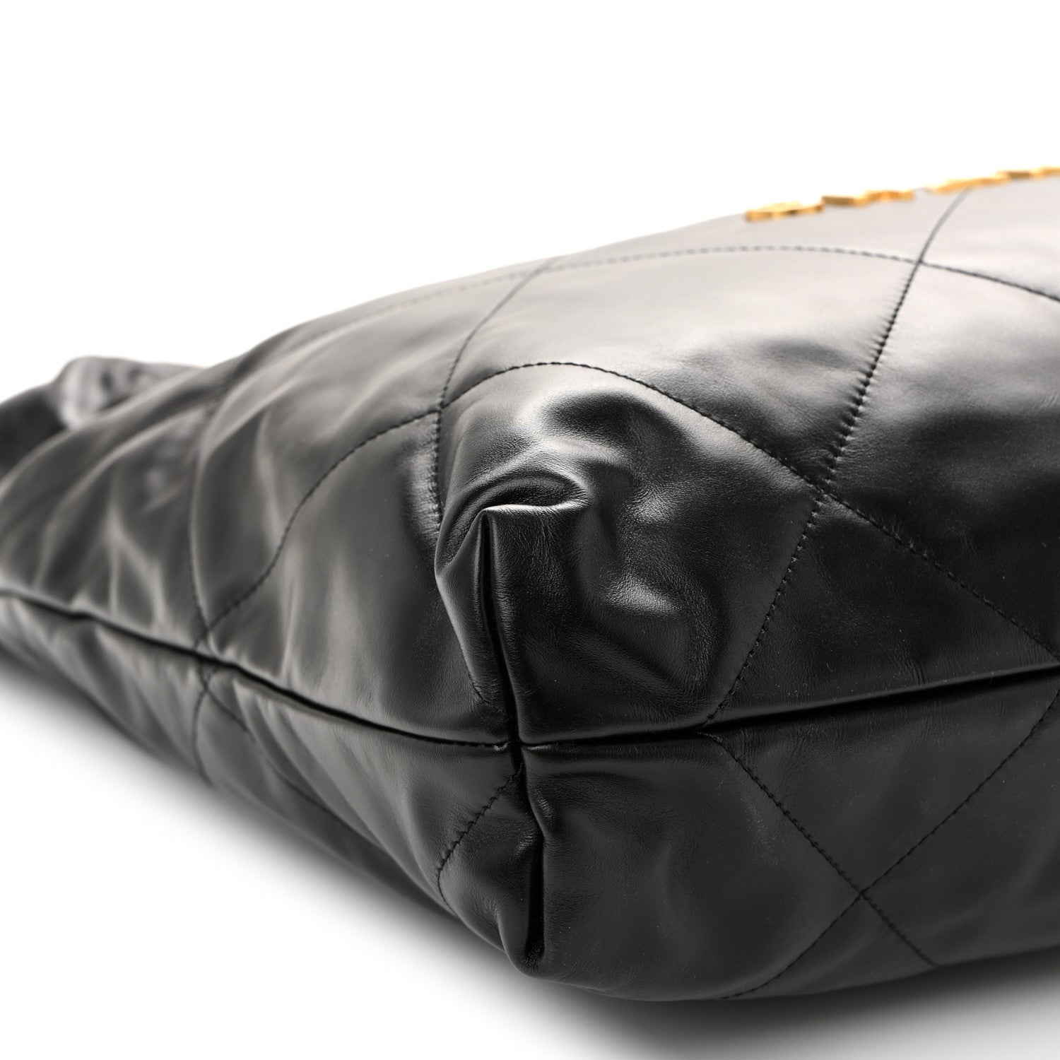Shiny Calfskin Quilted Chanel 22 Black