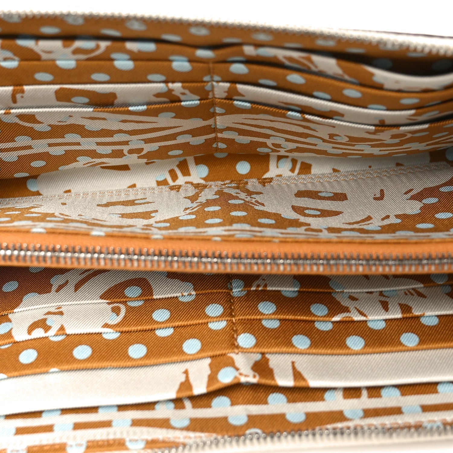 Epsom Silk'In Wallet Craie