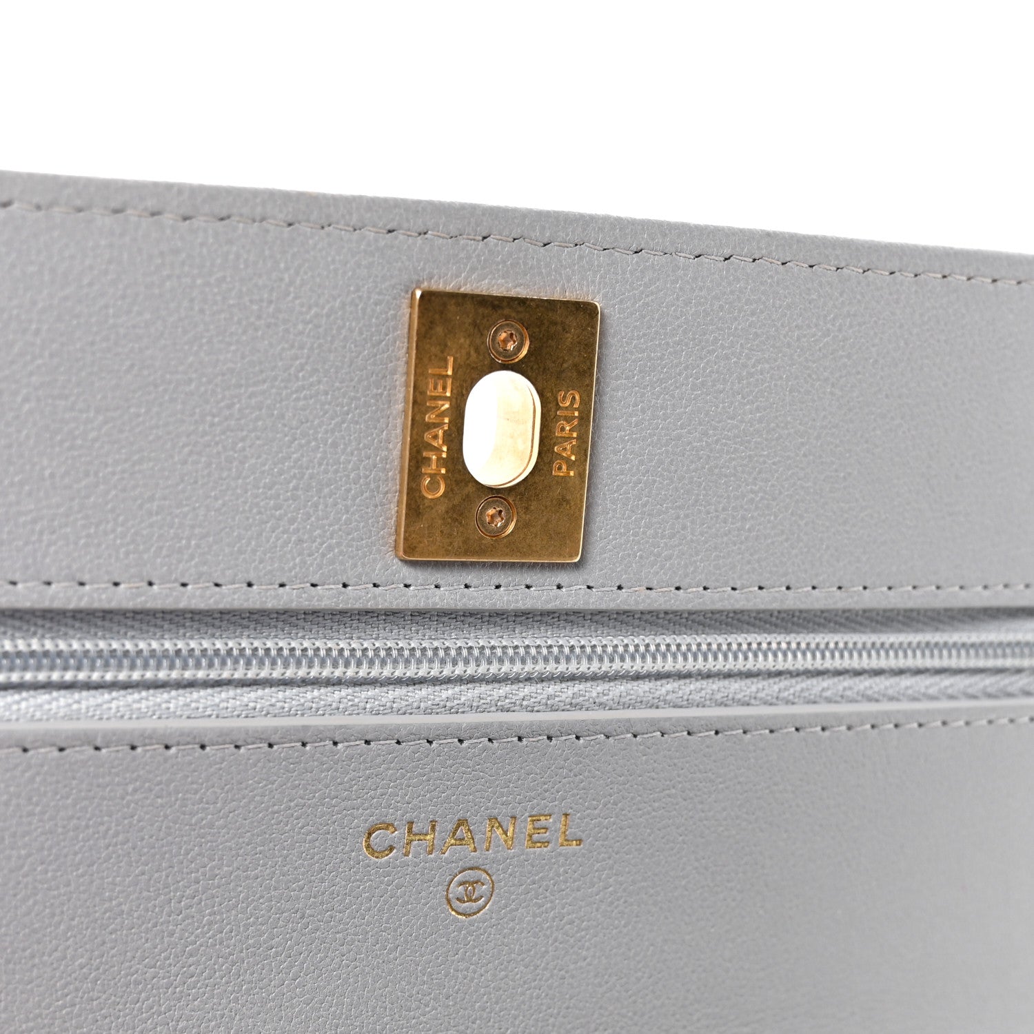Caviar Quilted Sweetheart Wallet On Chain WOC Grey