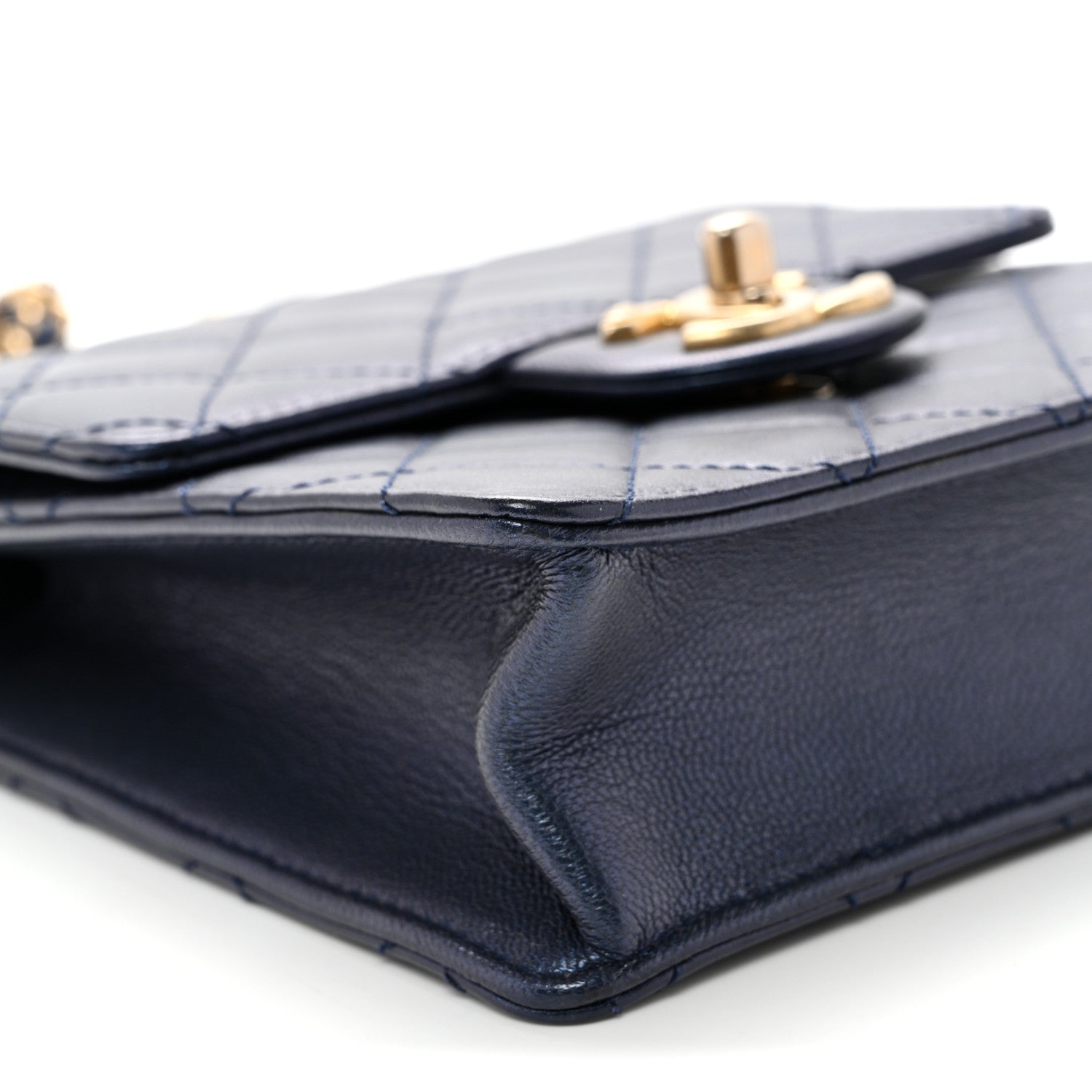 Iridescent Lambskin Quilted Chic Pearls Flap Navy Blue