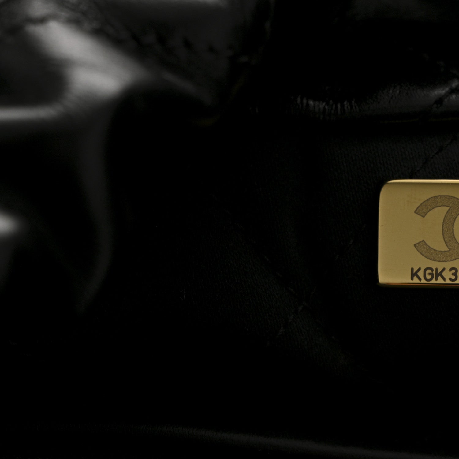 Shiny Calfskin Quilted Chanel 22 Black