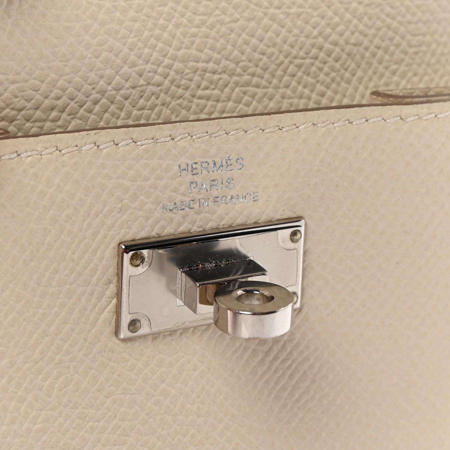 Epsom Kelly Pocket Compact Wallet Craie