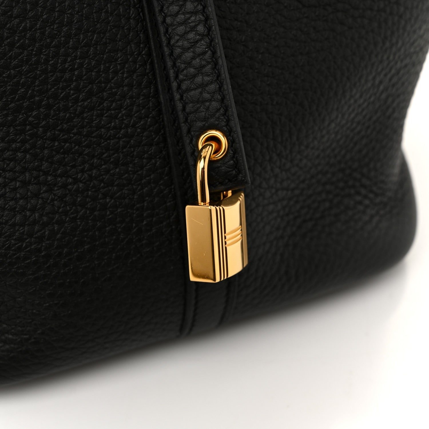 Taurillon Clemence Picotin Lock 22 MM Black