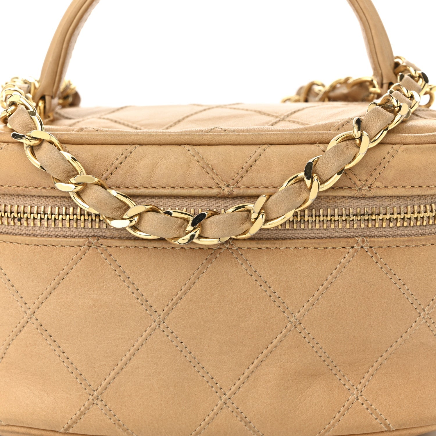 Lambskin Diamond Stitched Vanity Case With Chain Beige