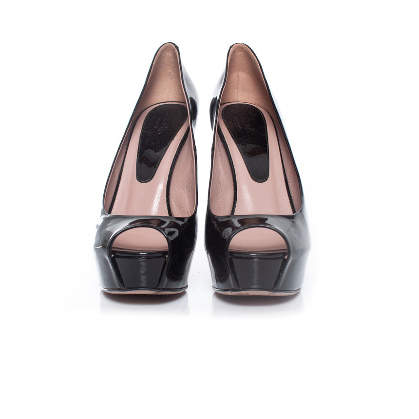 Women's Gucci patent leather peep toe platform pumps