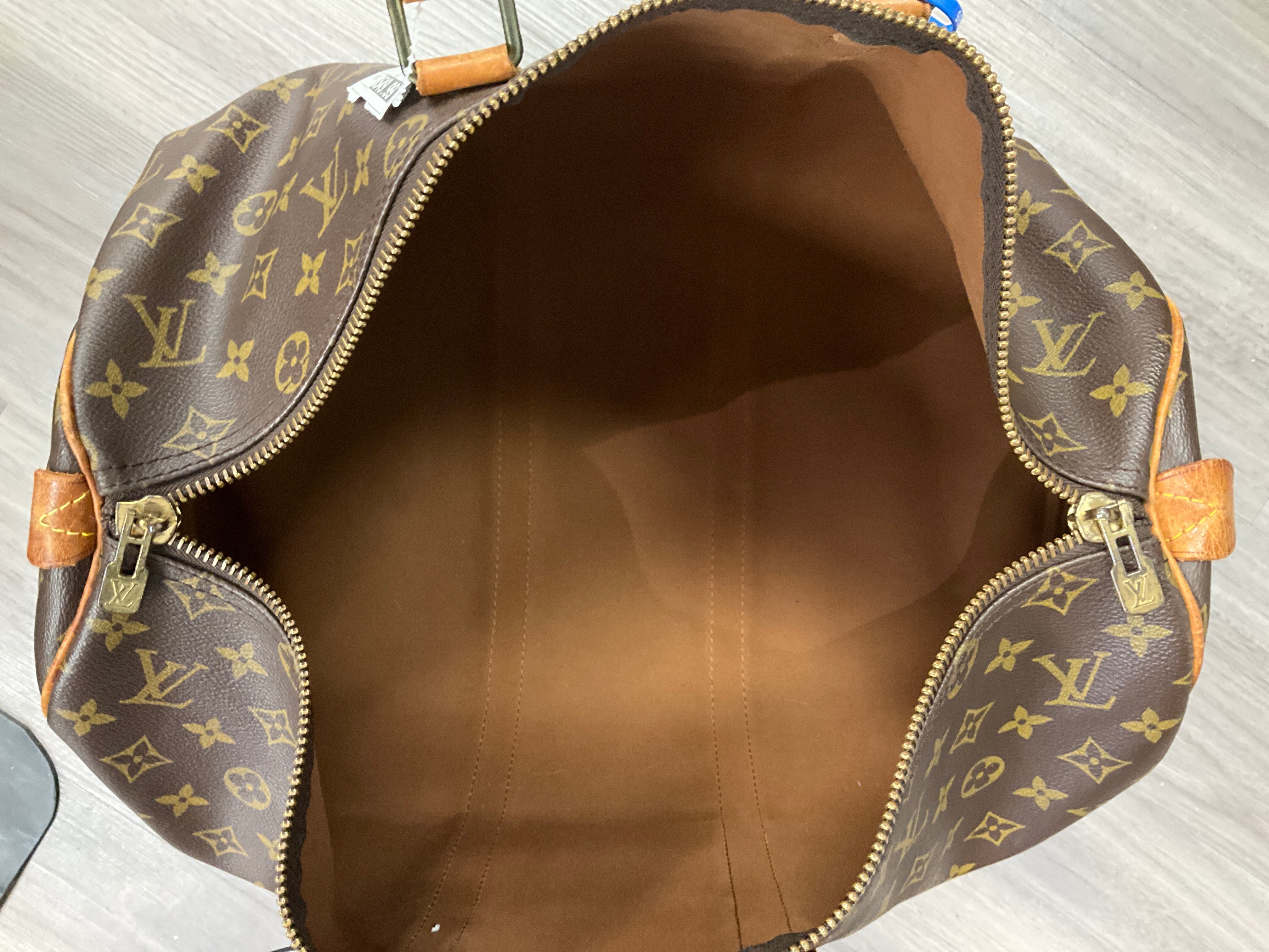 Duffle And Weekender Luxury Designer By Louis Vuitton, Size: Medium