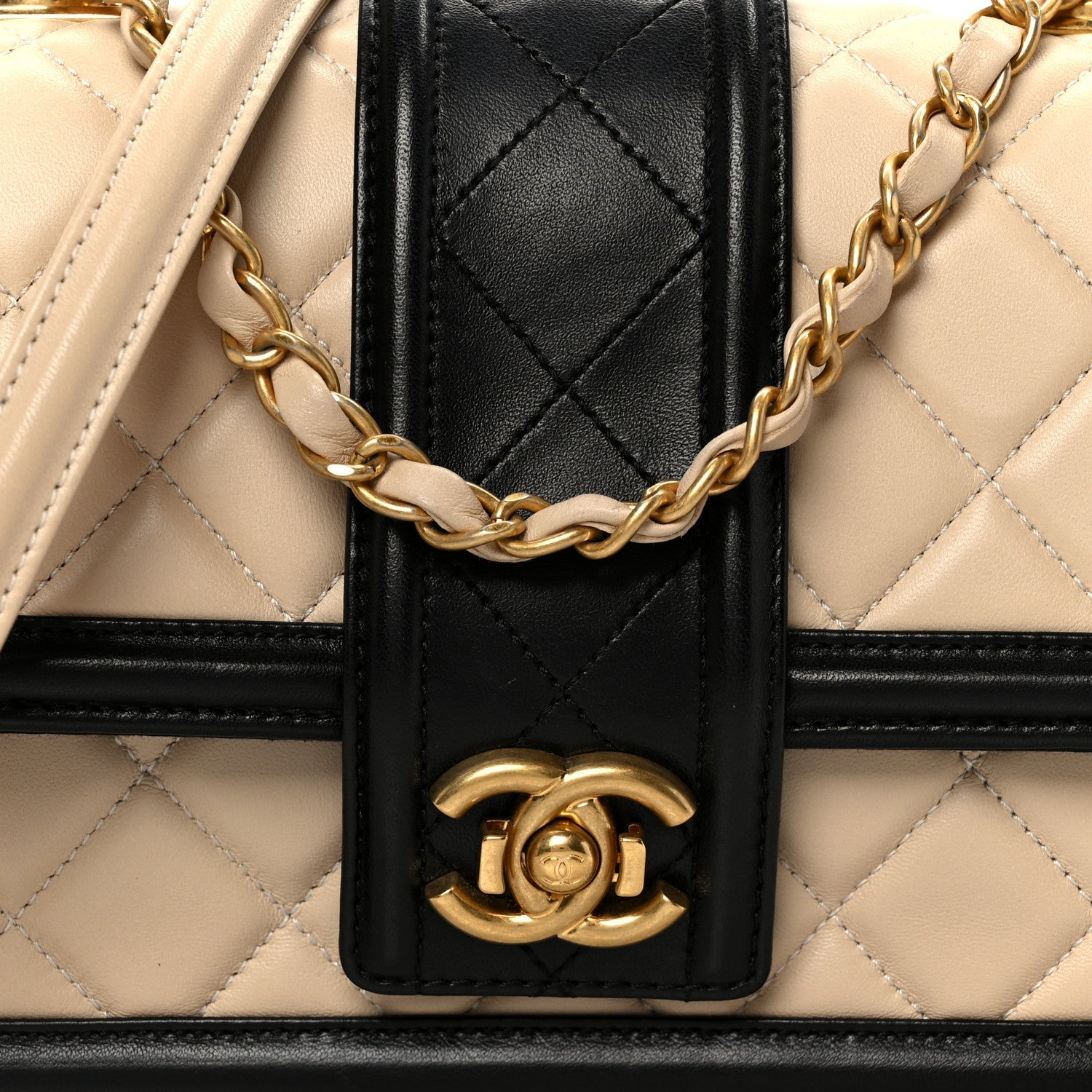 Lambskin Quilted Medium Elegant CC Flap Beige Black