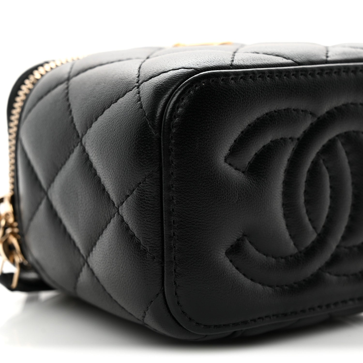 Lambskin Quilted Mini Pearl Crush Vanity Case With Chain Black