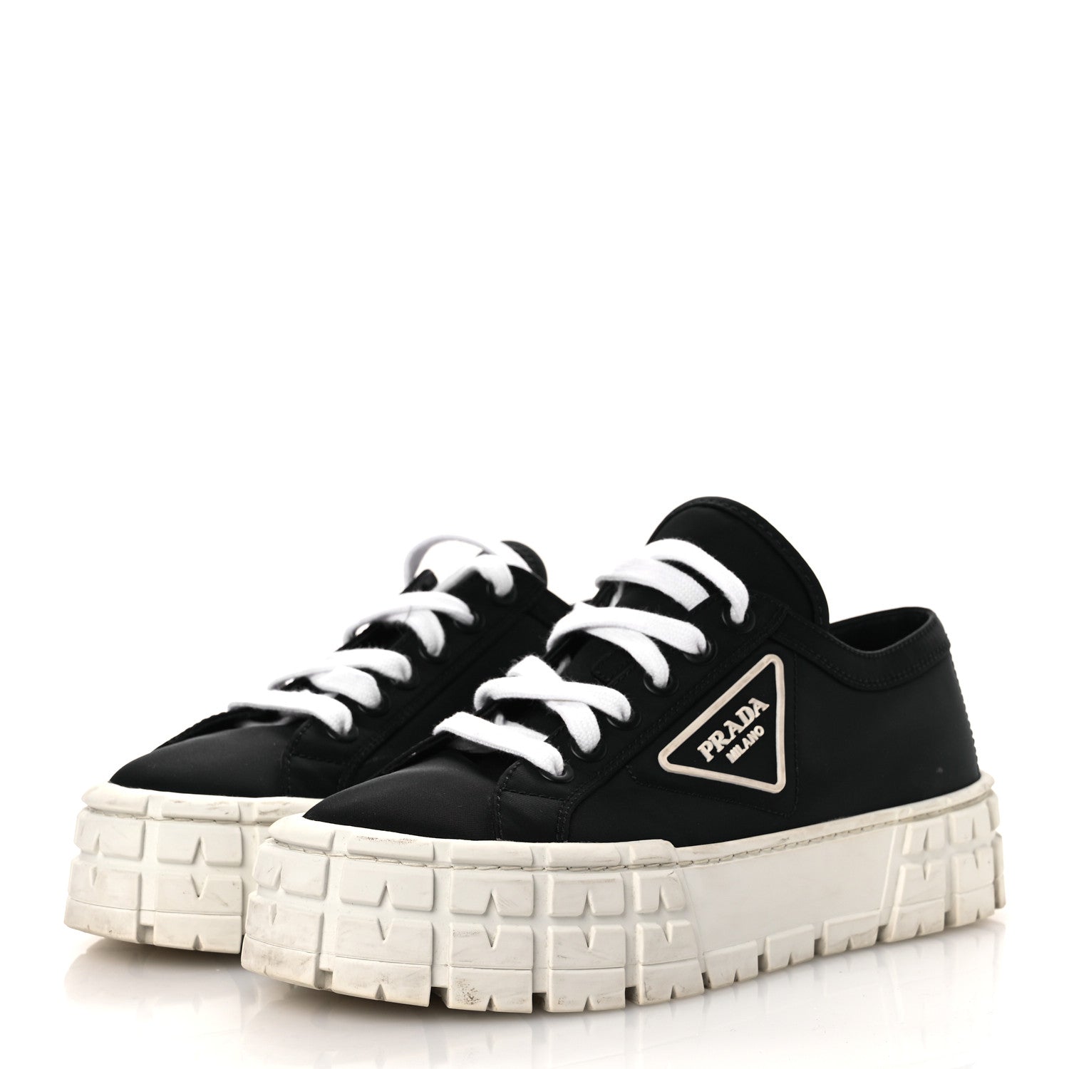 Re-Nylon Gabardine Triangle Logo Double Wheel 50mm Sneakers 41.5 Black
