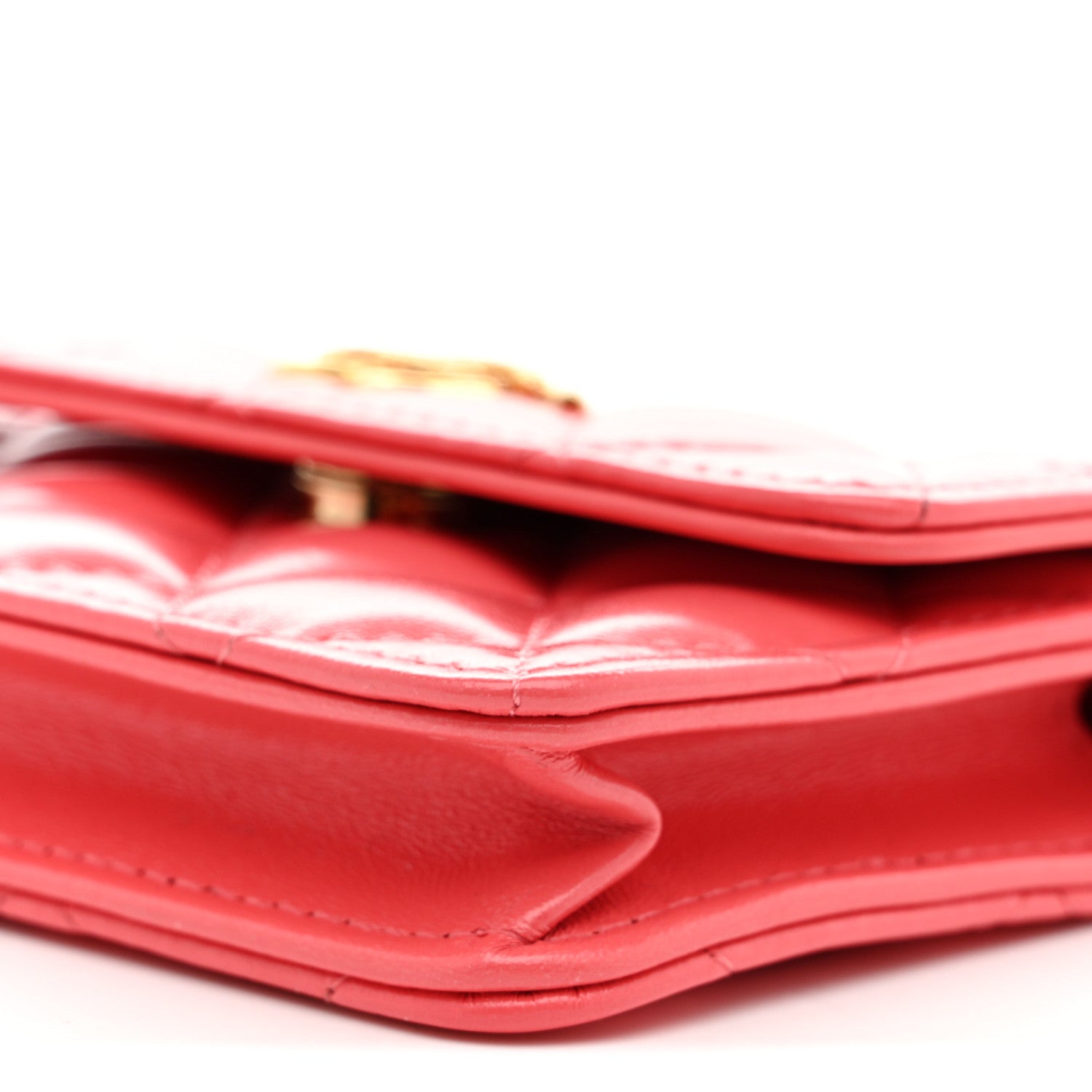 Shiny Lambskin Quilted Card Holder On Chain Pink