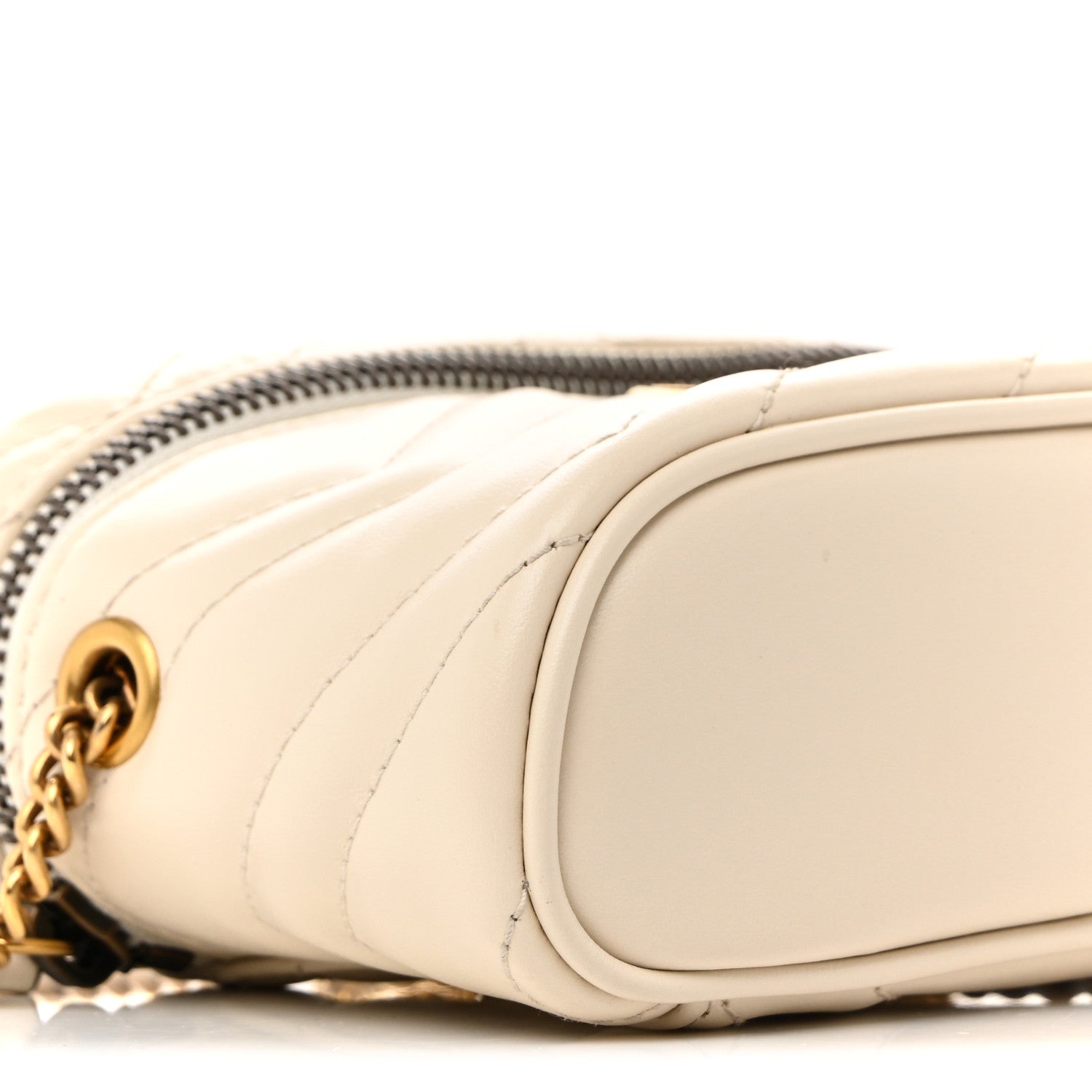 Calfskin Matelasse Chevron Mini GG Marmont Top Handle Bag Mystic White
