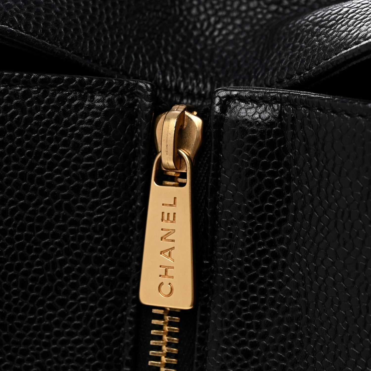 Caviar Quilted Petit Timeless Tote PTT Black
