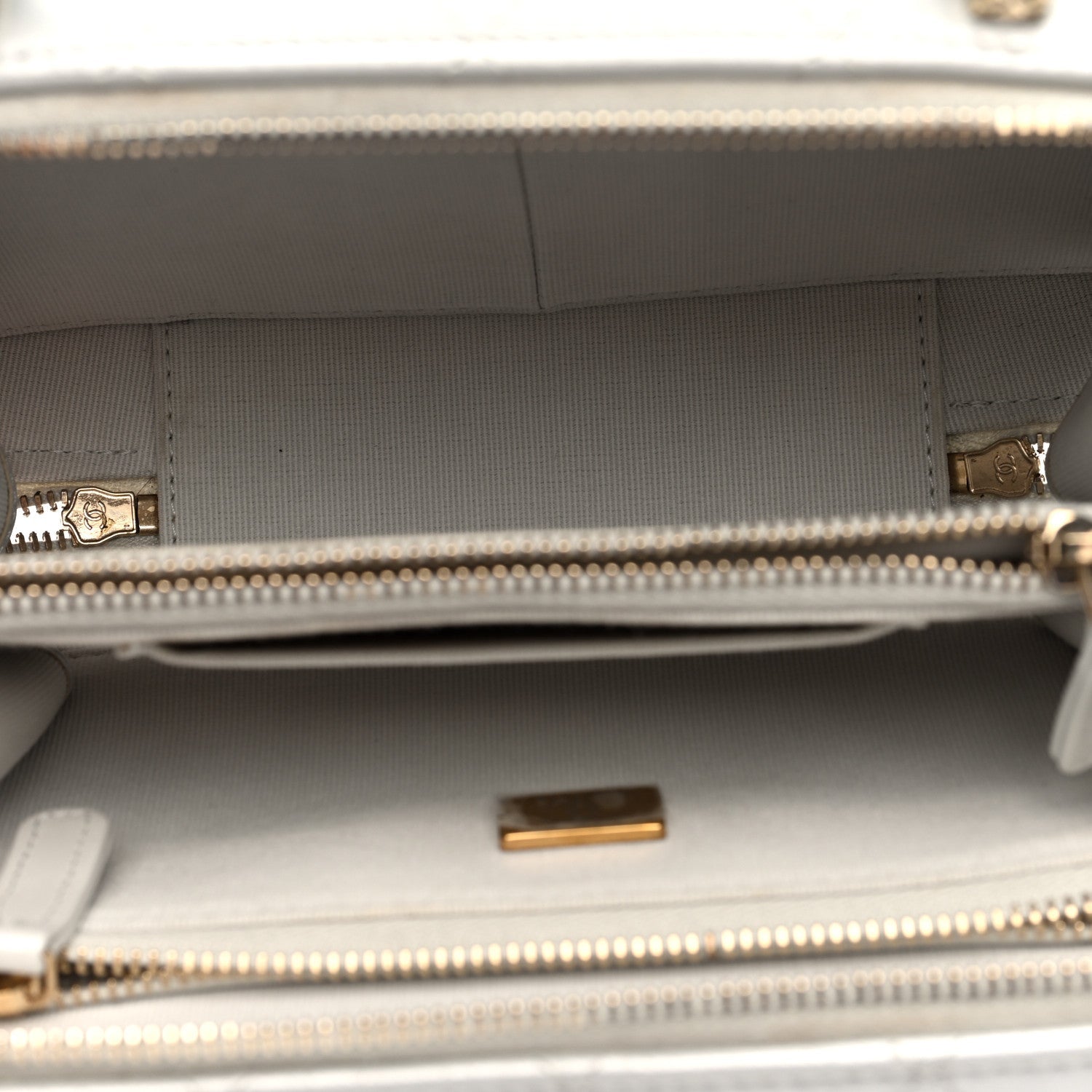 Metallic Lambskin Quilted Top Handle Vanity Case Silver