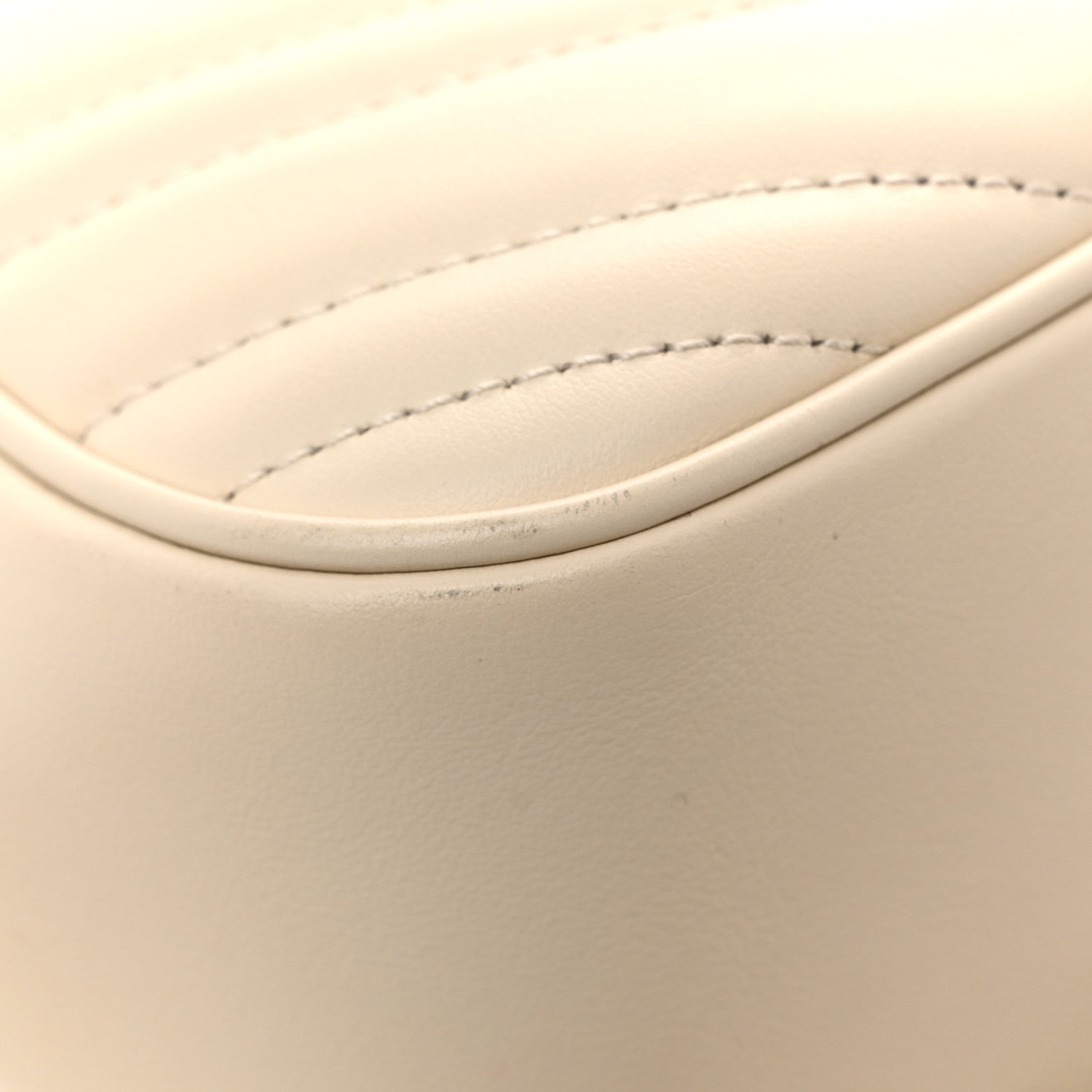 Calfskin Matelasse Small GG Marmont Chain Shoulder Bag White